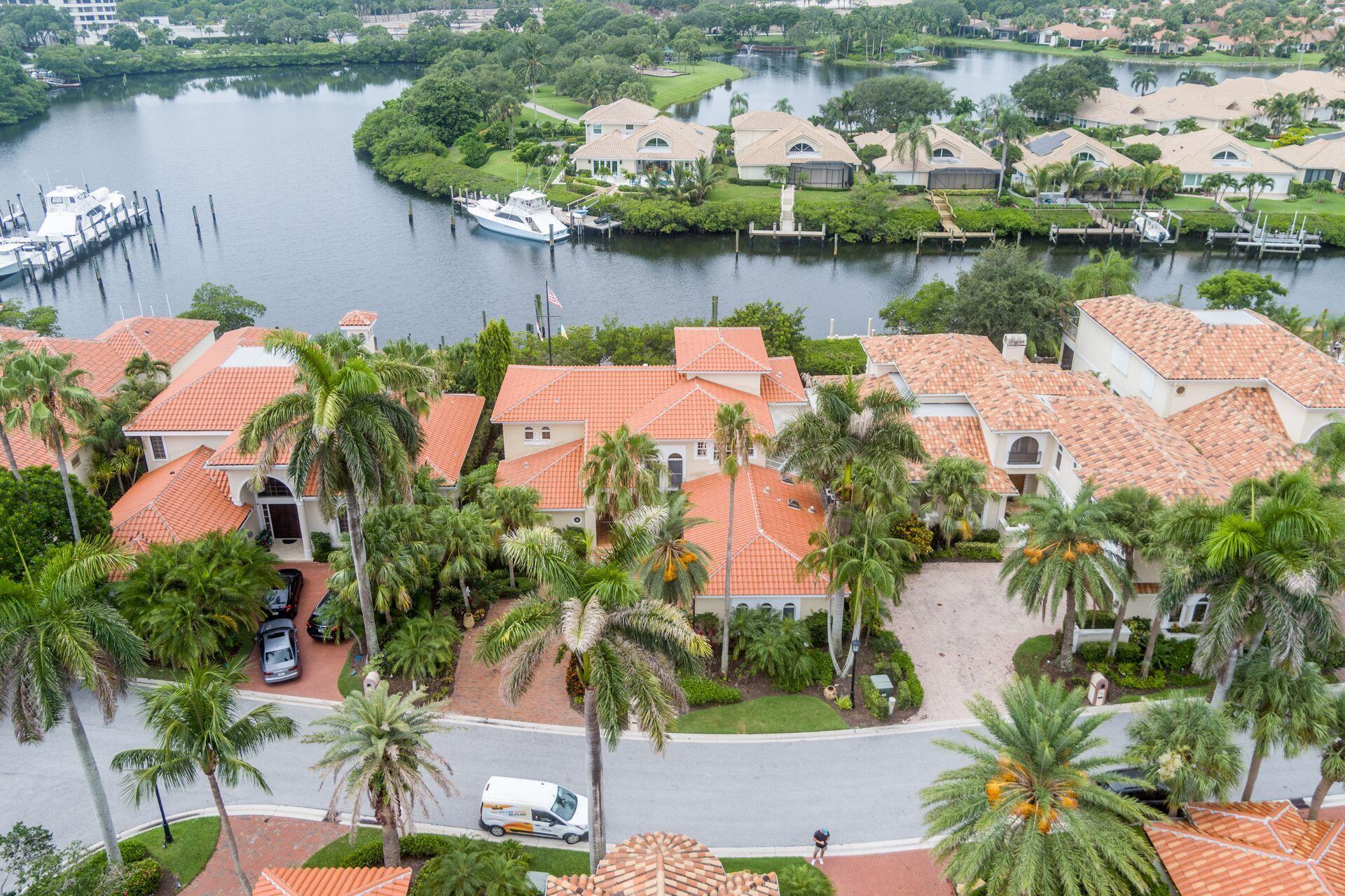 BARROW ISLAND AT JONATHANS LANDING - Residential