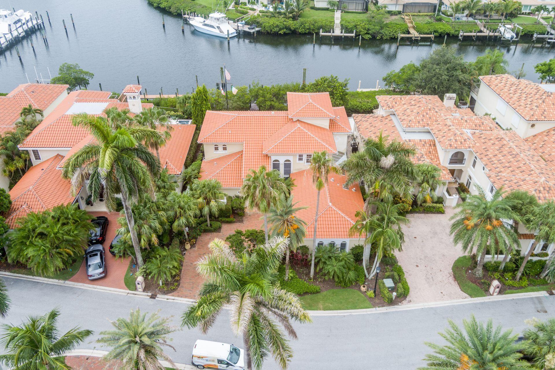 BARROW ISLAND AT JONATHANS LANDING - Residential