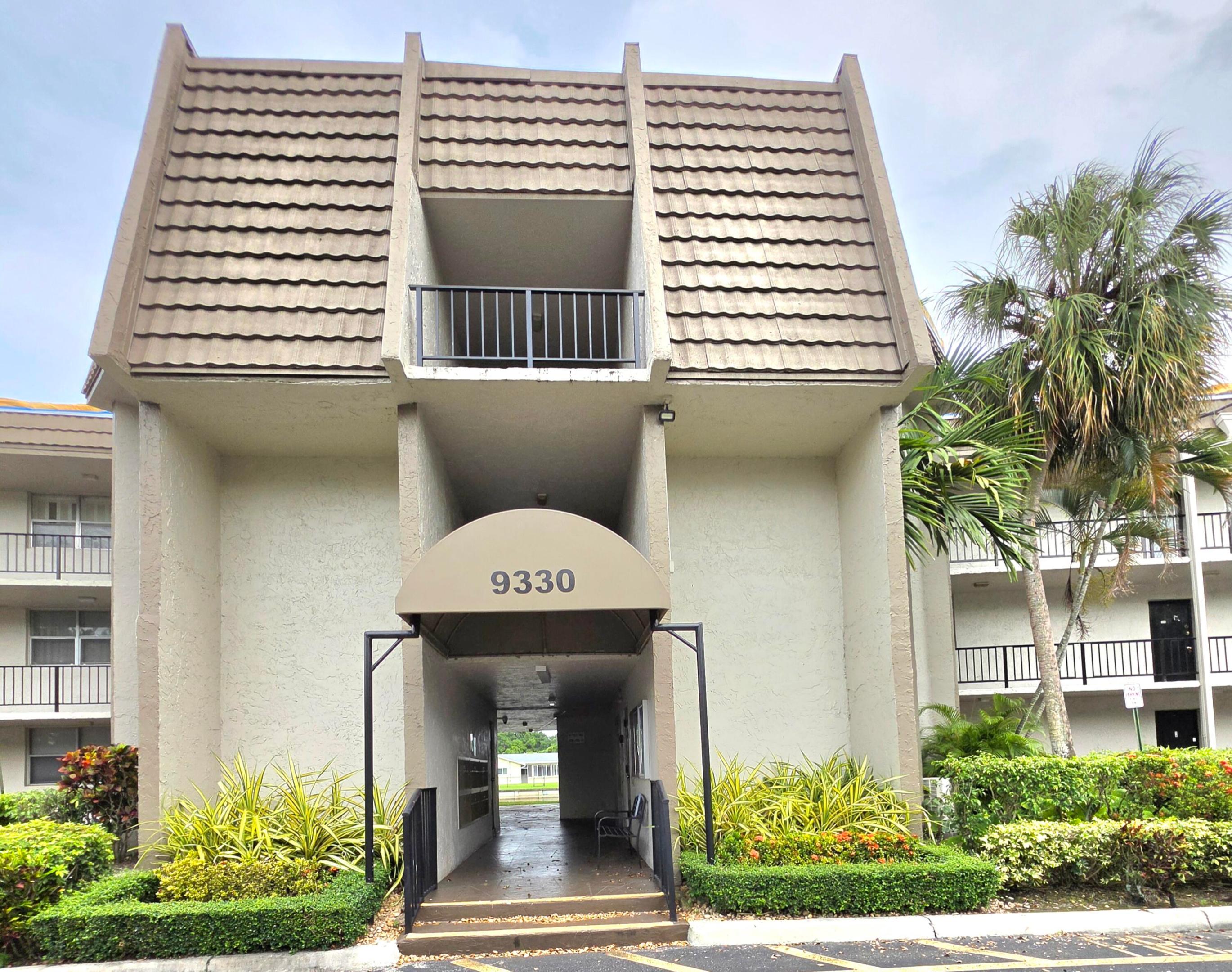 LIME BAY CONDOMINIUM 8 - Residential