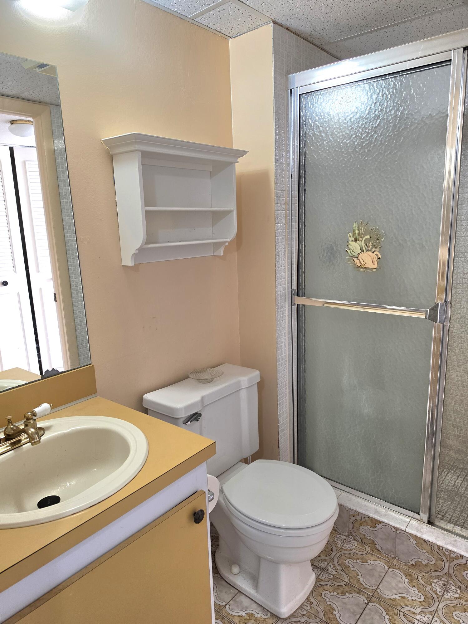 LIME BAY CONDOMINIUM 8 - Residential