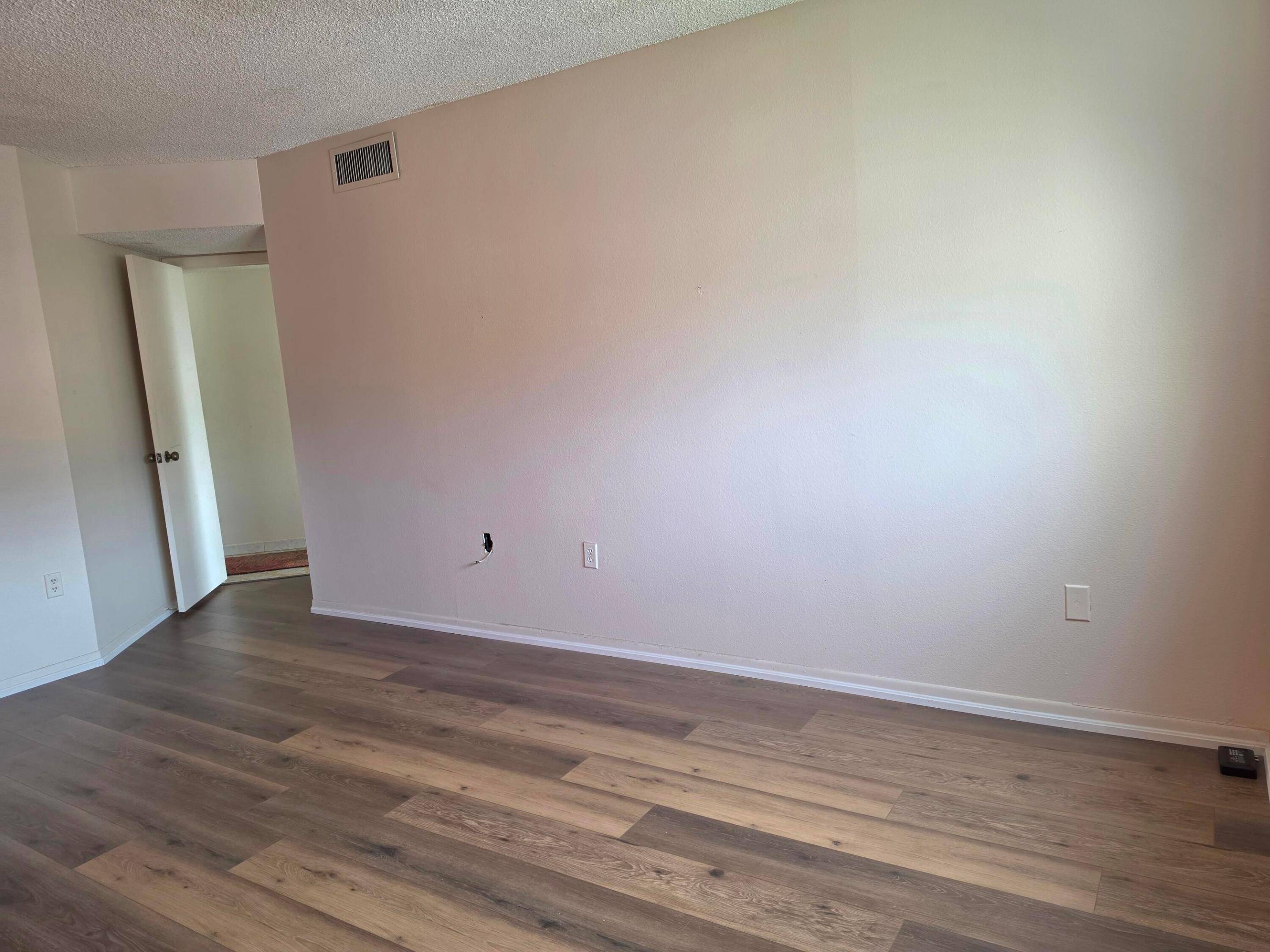 LIME BAY CONDOMINIUM 8 - Residential