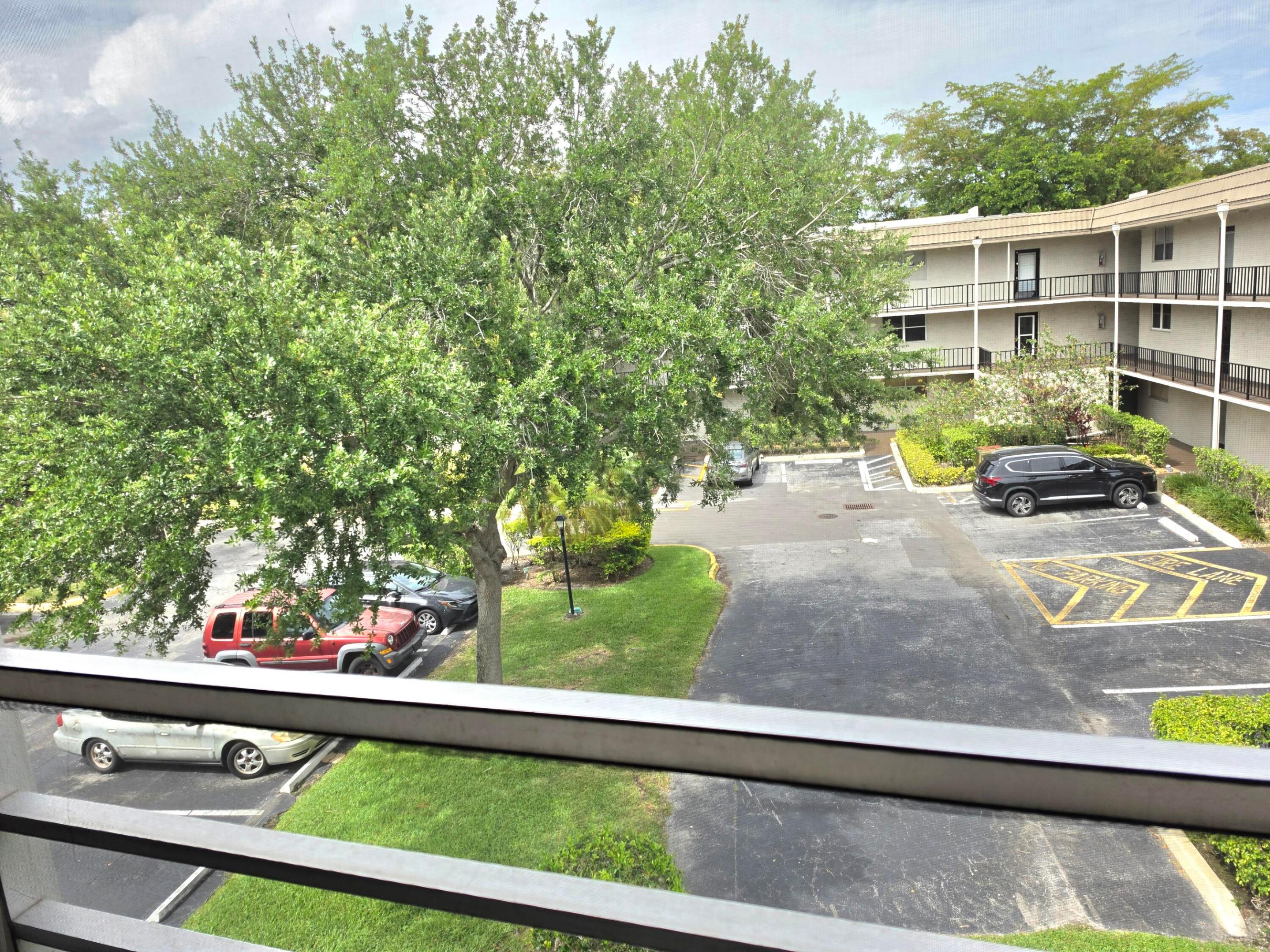 LIME BAY CONDOMINIUM 8 - Residential