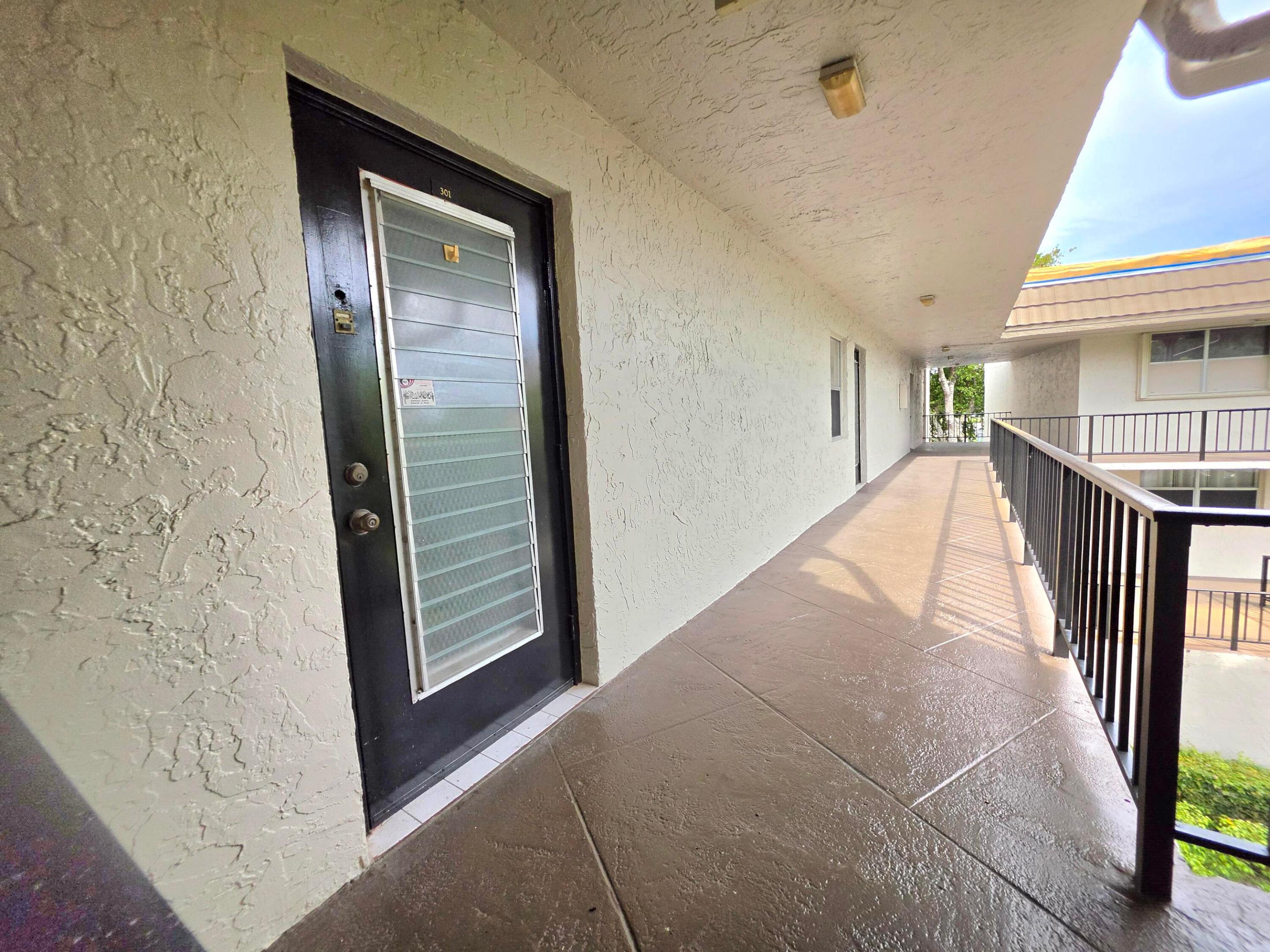 LIME BAY CONDOMINIUM 8 - Residential
