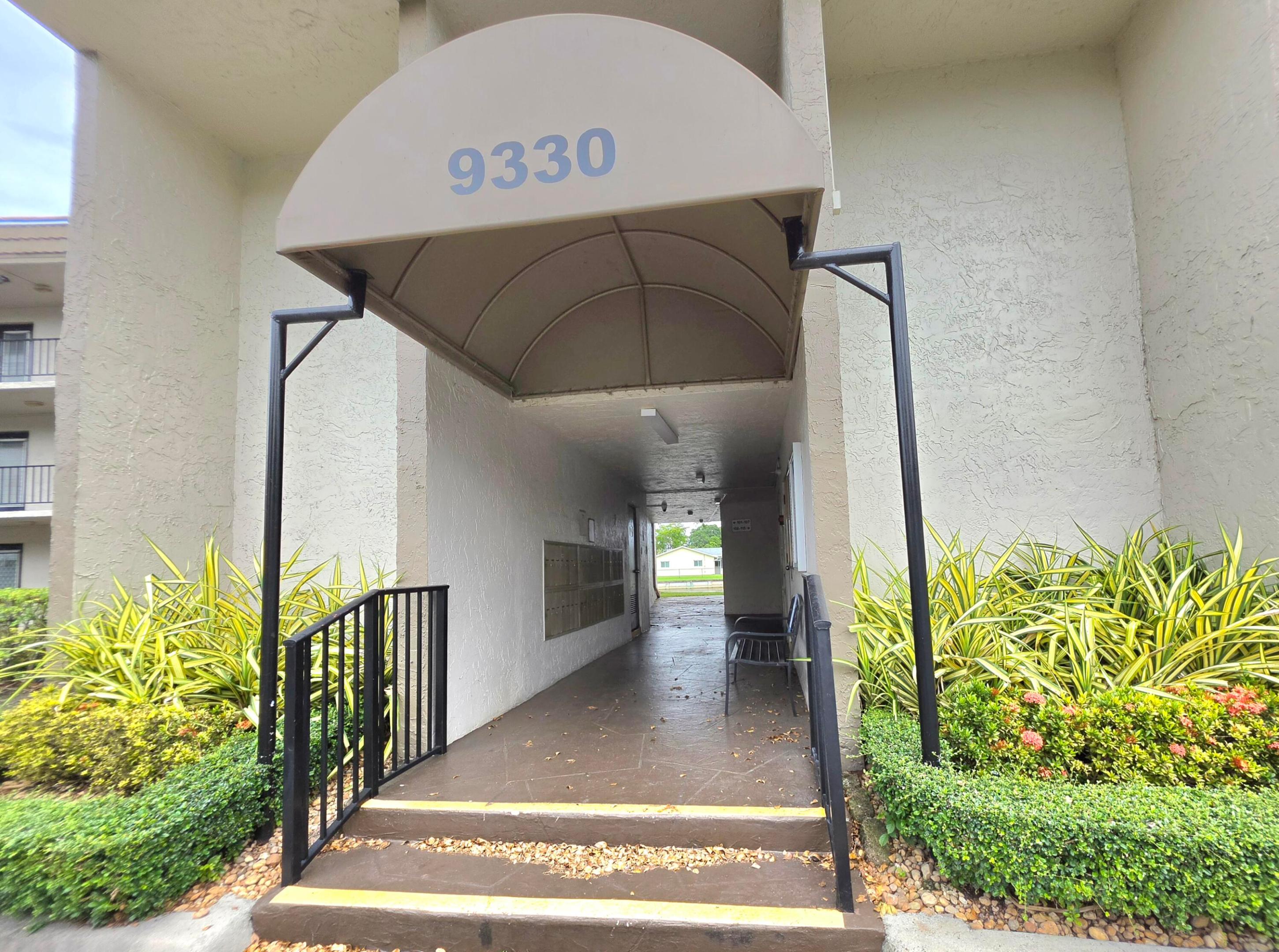 LIME BAY CONDOMINIUM 8 - Residential