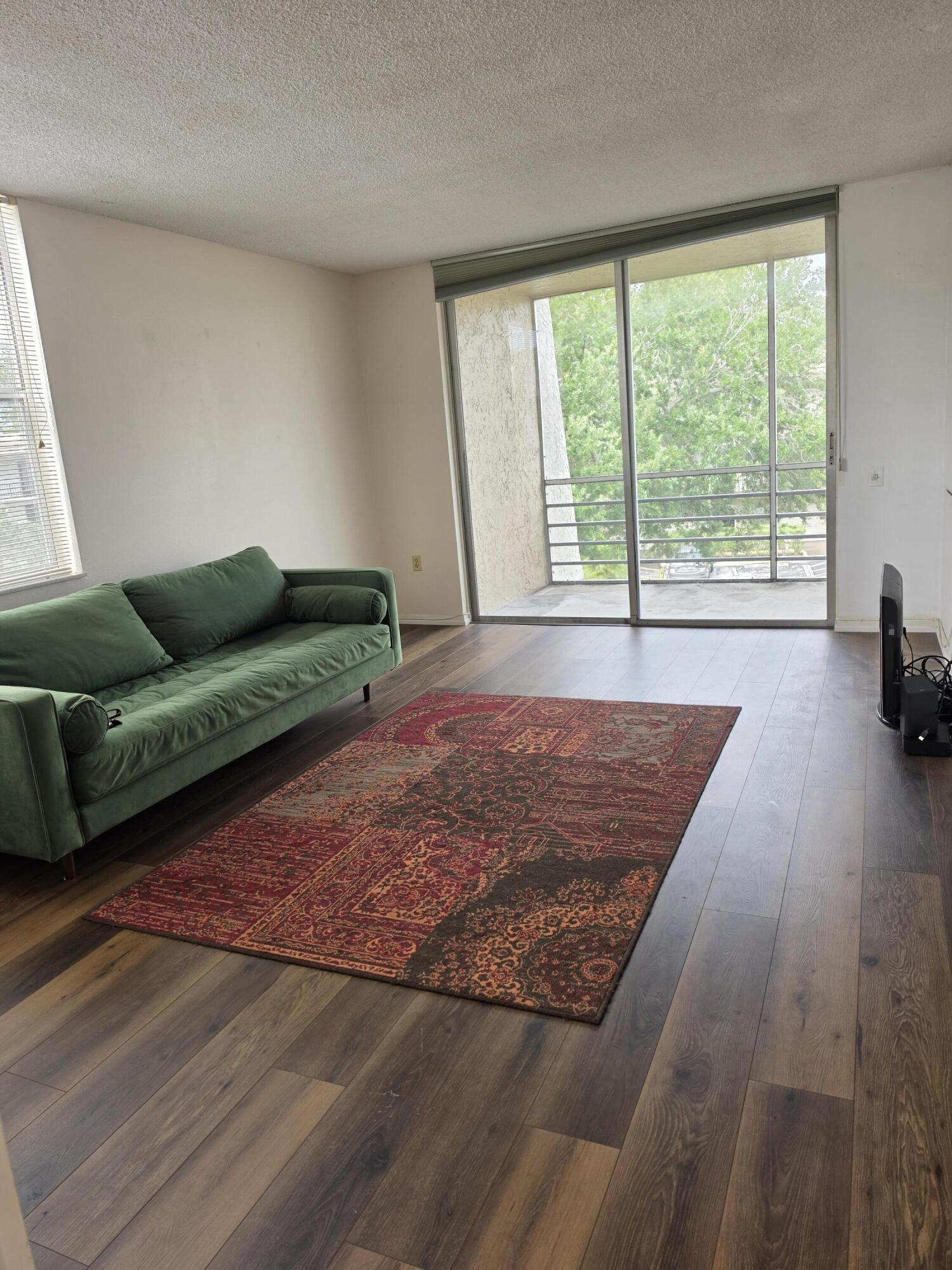 LIME BAY CONDOMINIUM 8 - Residential