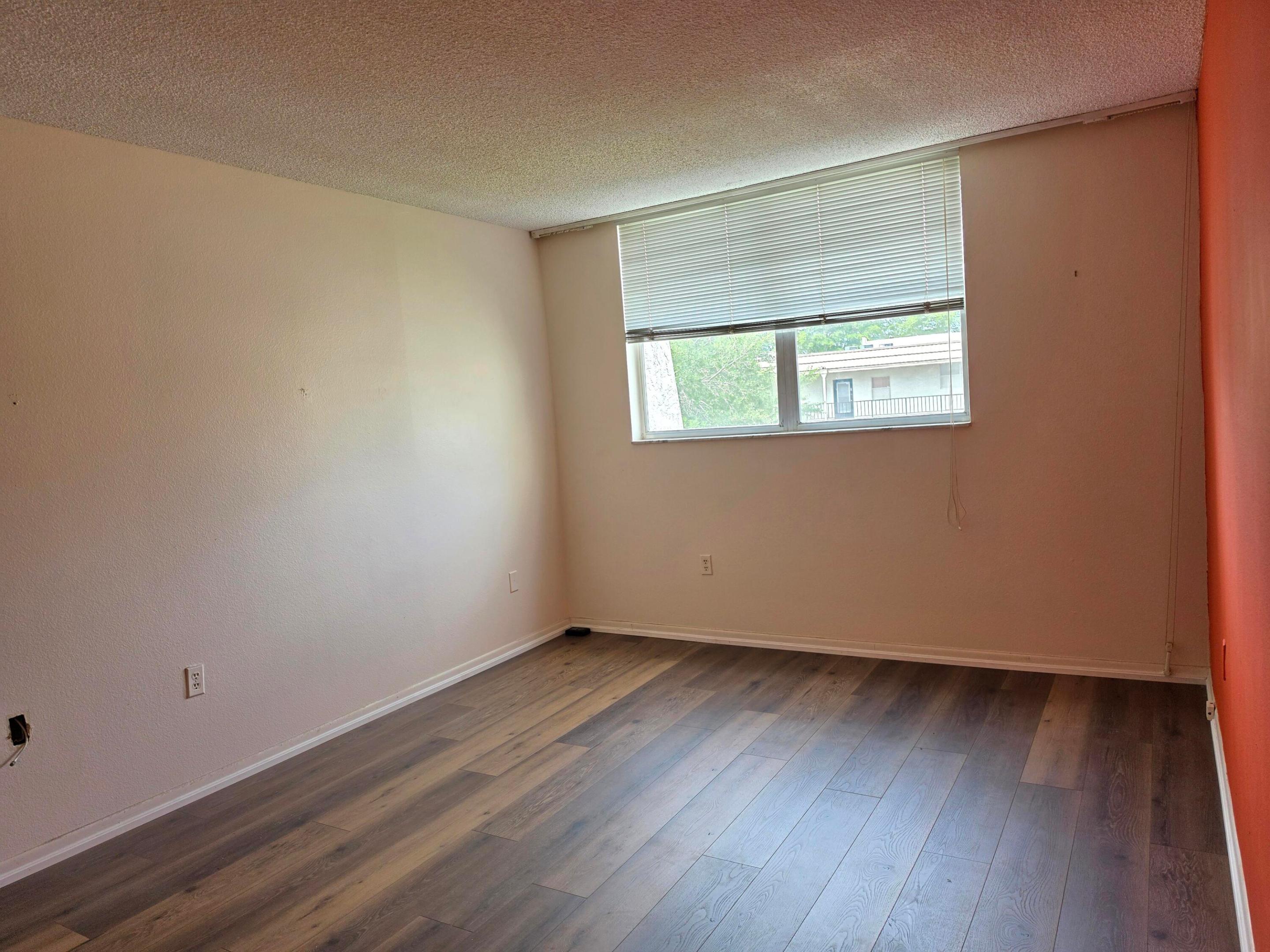 LIME BAY CONDOMINIUM 8 - Residential
