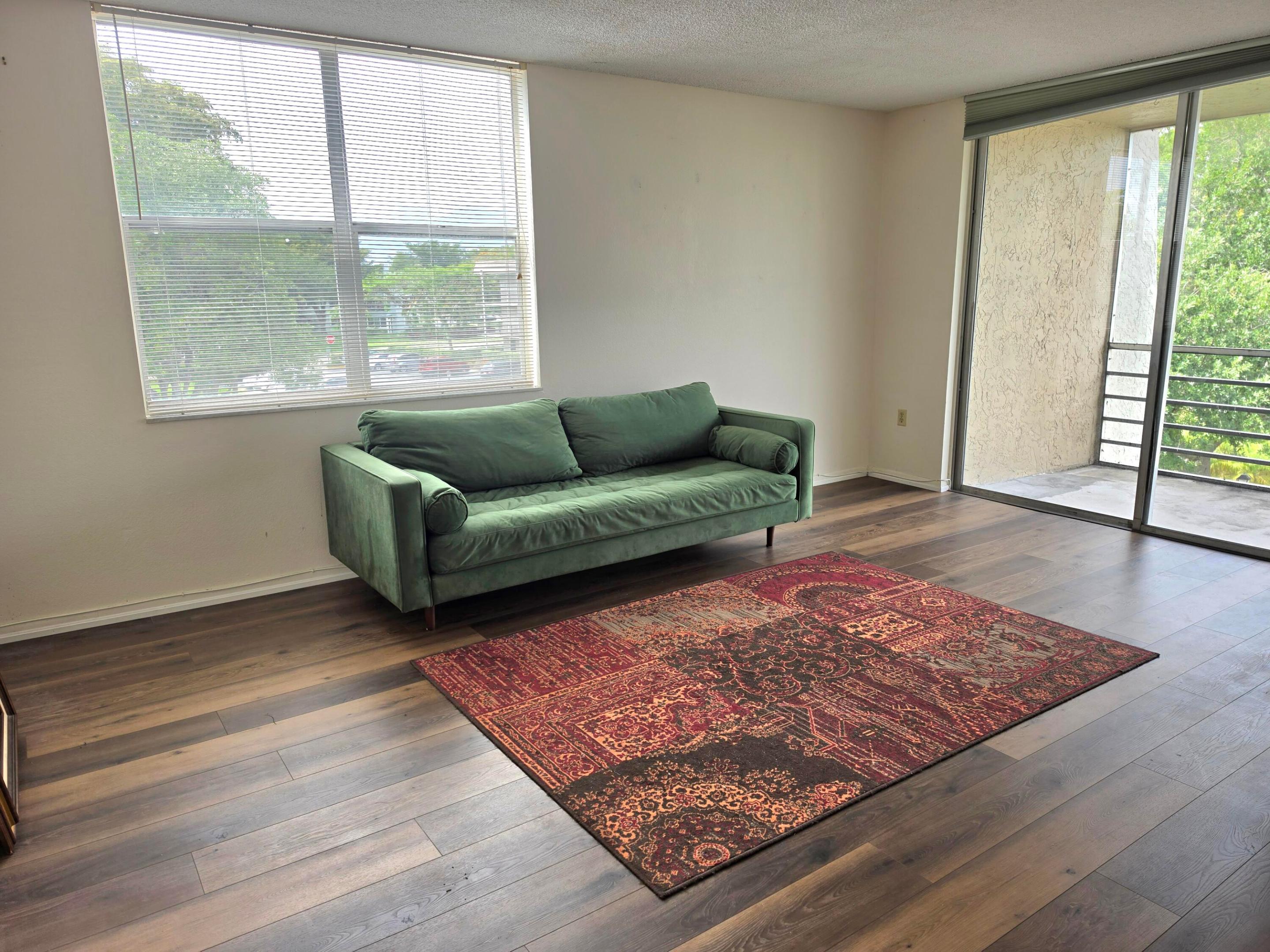 LIME BAY CONDOMINIUM 8 - Residential