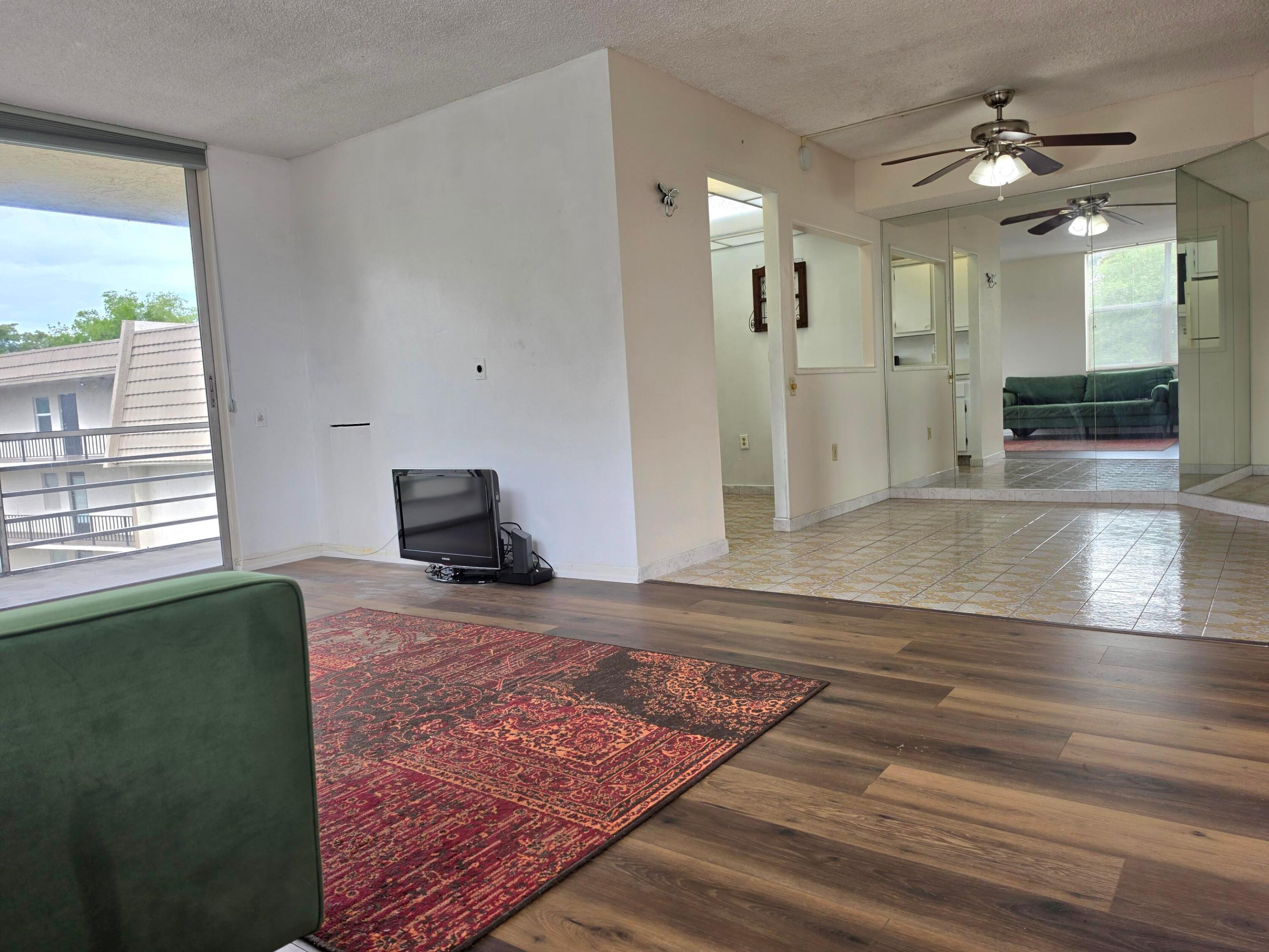 LIME BAY CONDOMINIUM 8 - Residential