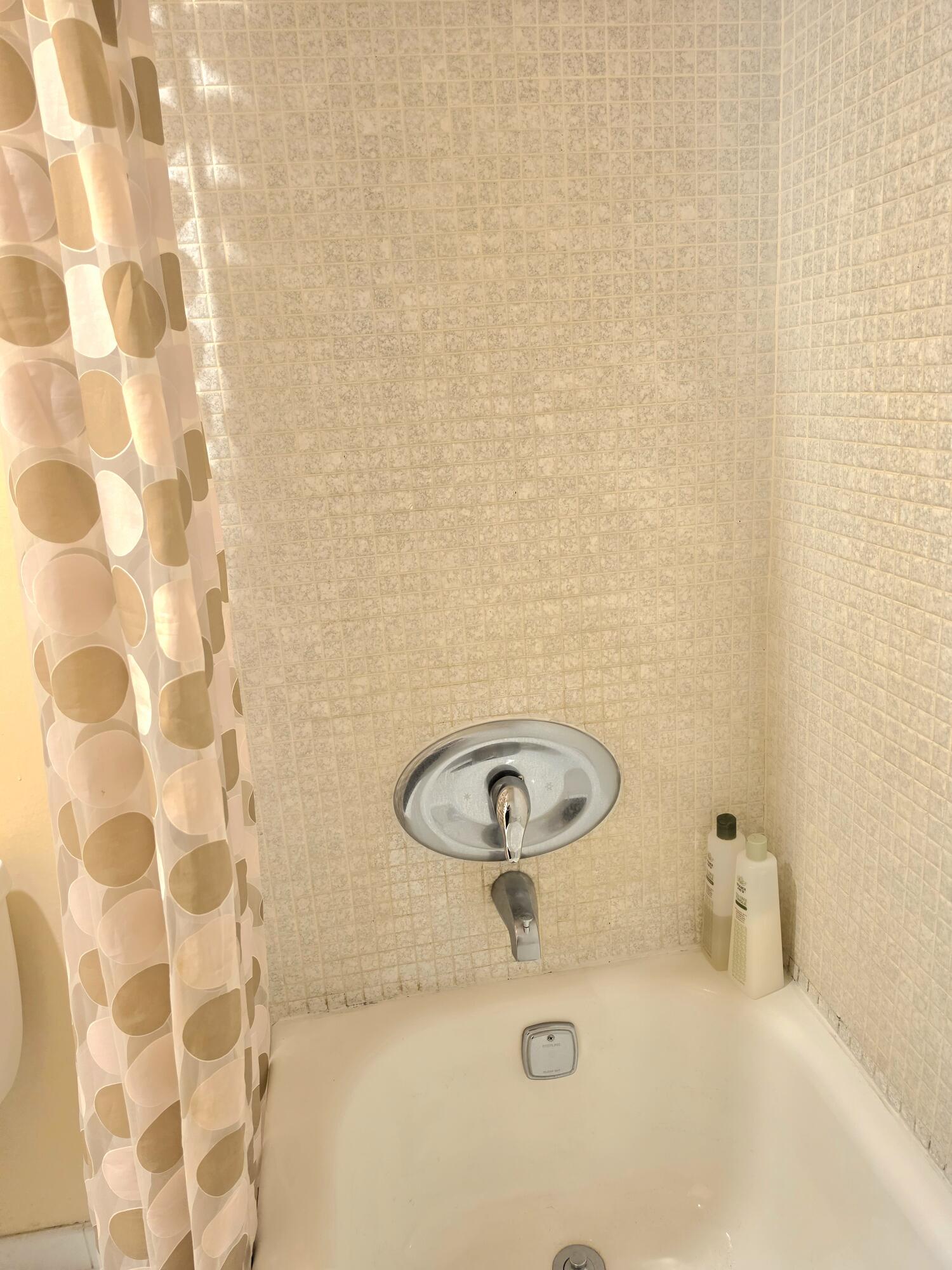 LIME BAY CONDOMINIUM 8 - Residential