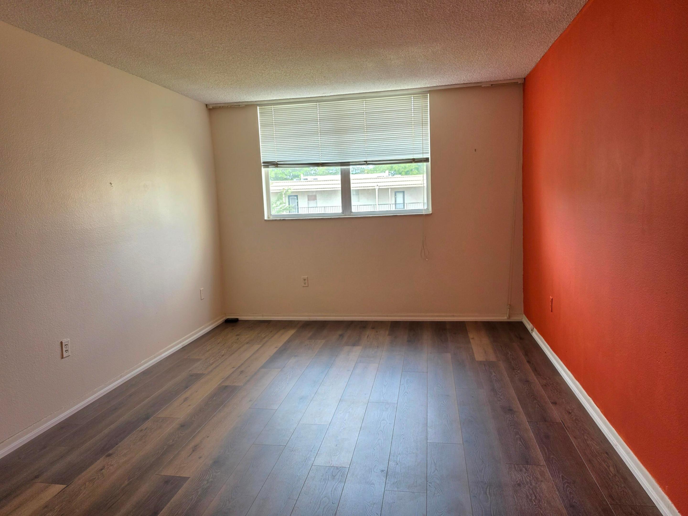 LIME BAY CONDOMINIUM 8 - Residential