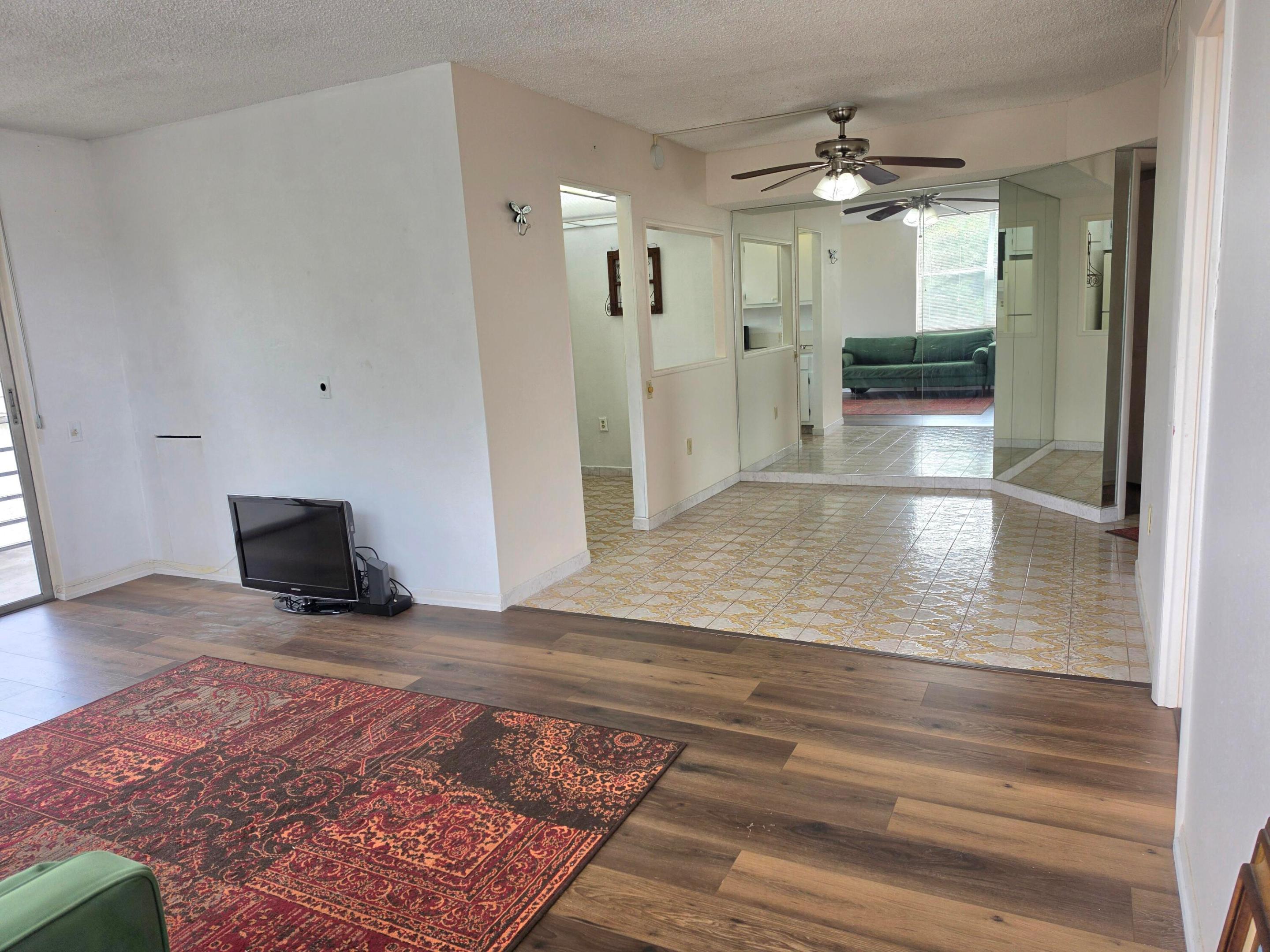 LIME BAY CONDOMINIUM 8 - Residential