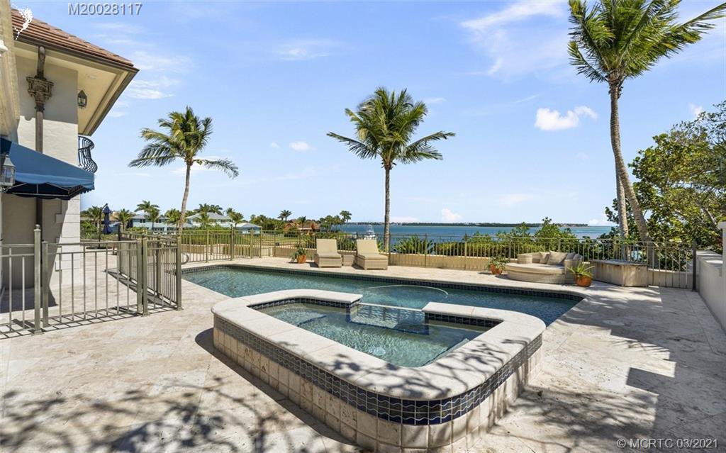 HIGH POINT ISLE ADDITION TO - Residential