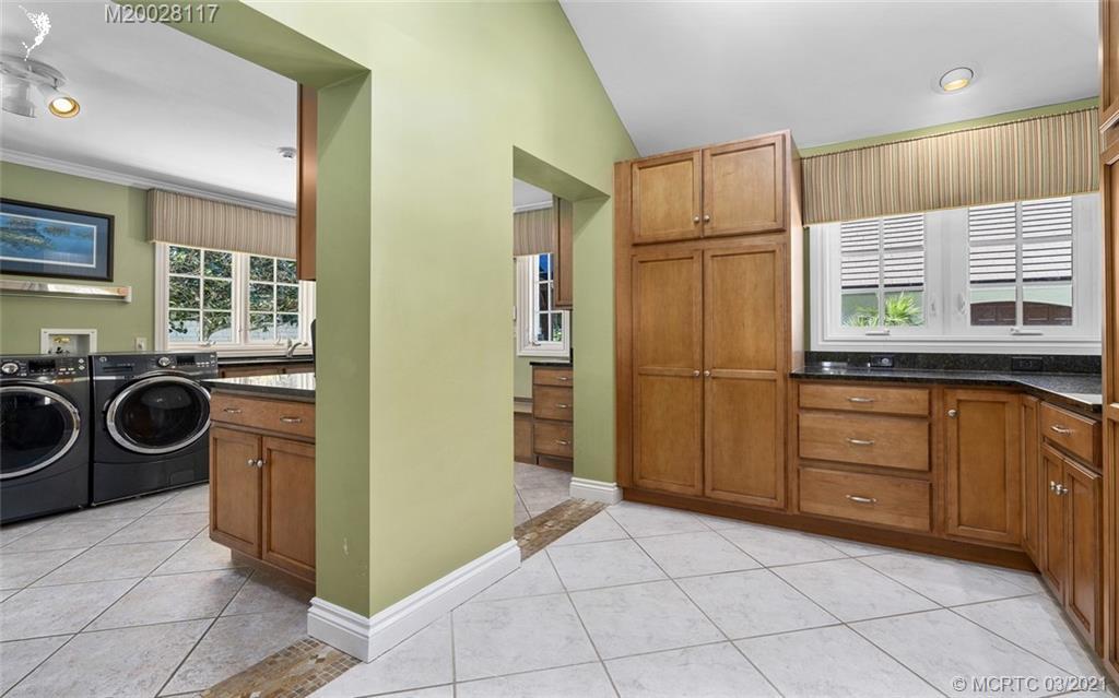 HIGH POINT ISLE ADDITION TO - Residential