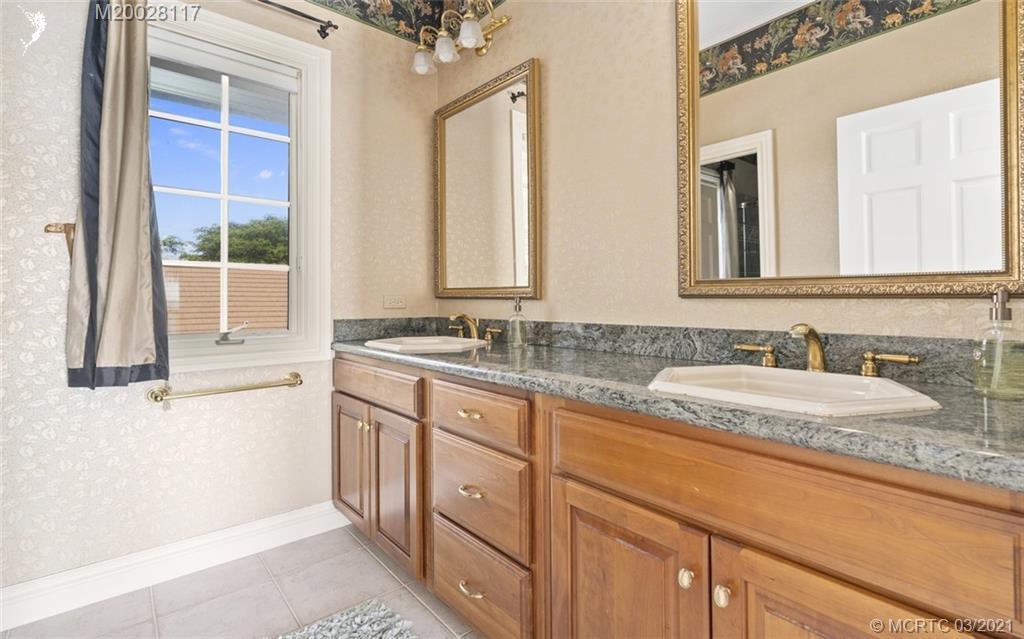 HIGH POINT ISLE ADDITION TO - Residential