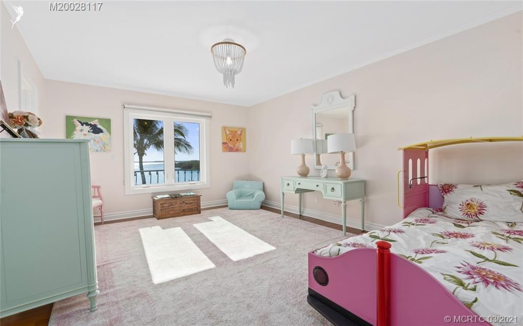 HIGH POINT ISLE ADDITION TO - Residential