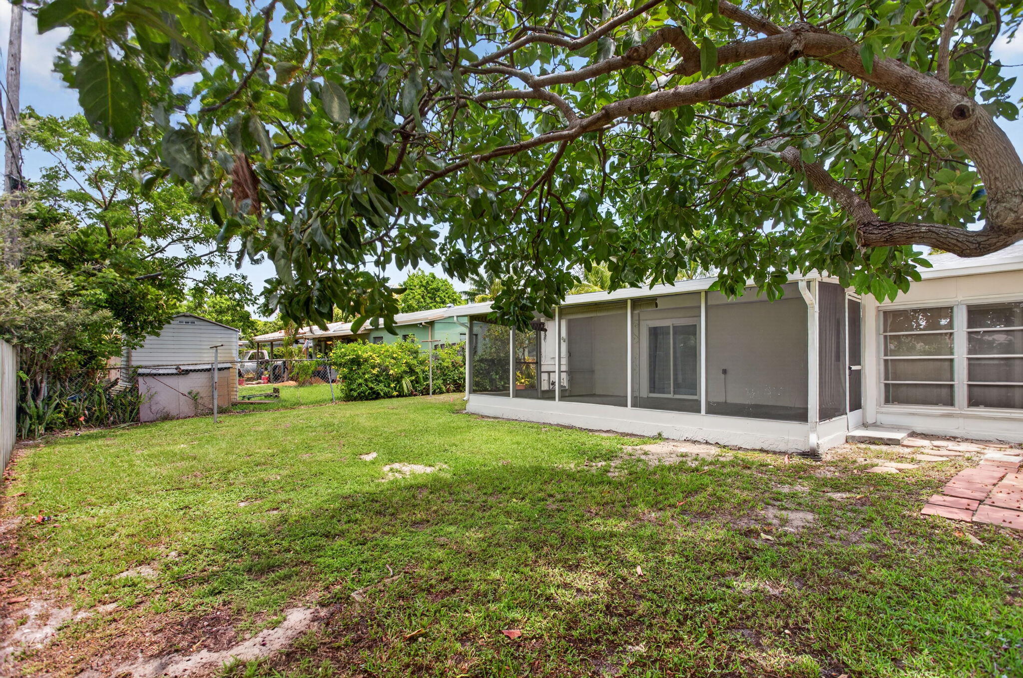 COLLIER ESTATES 1ST ADD - Residential Lease