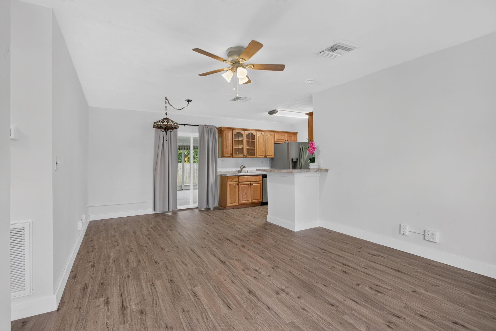 COLLIER ESTATES 1ST ADD - Residential Lease