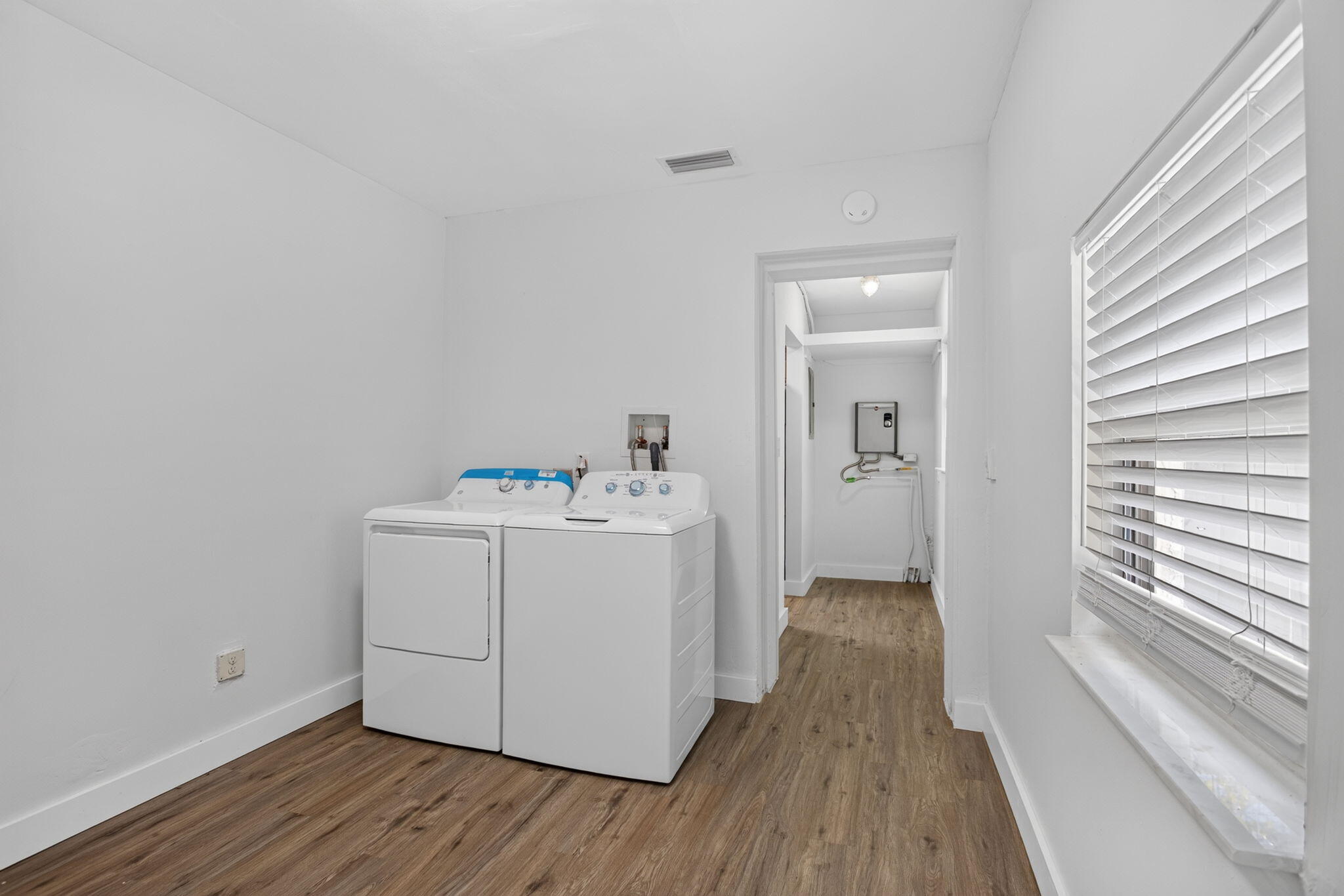 COLLIER ESTATES 1ST ADD - Residential Lease
