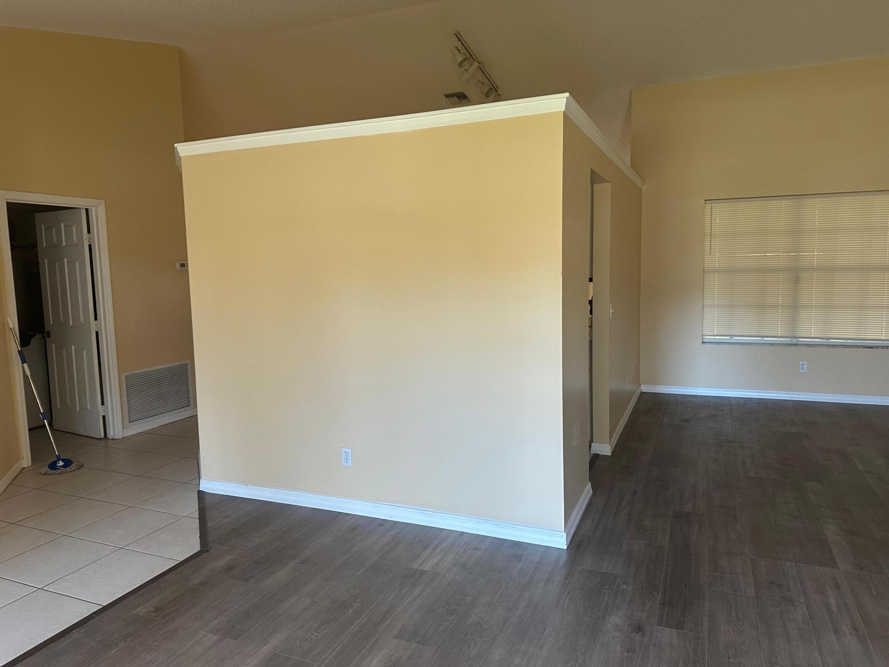 PORT ST LUCIE SECTION 18 - Residential Lease