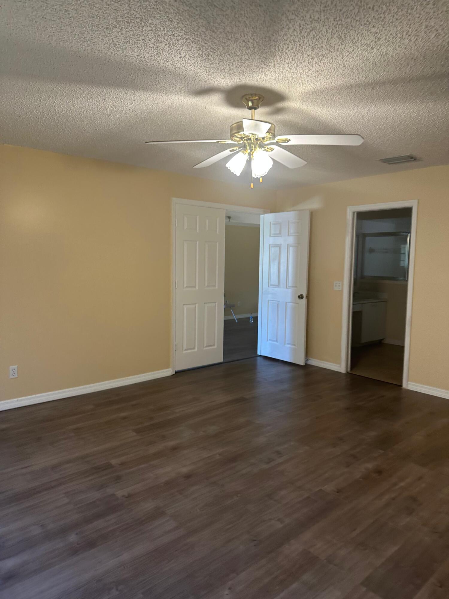 PORT ST LUCIE SECTION 18 - Residential Lease