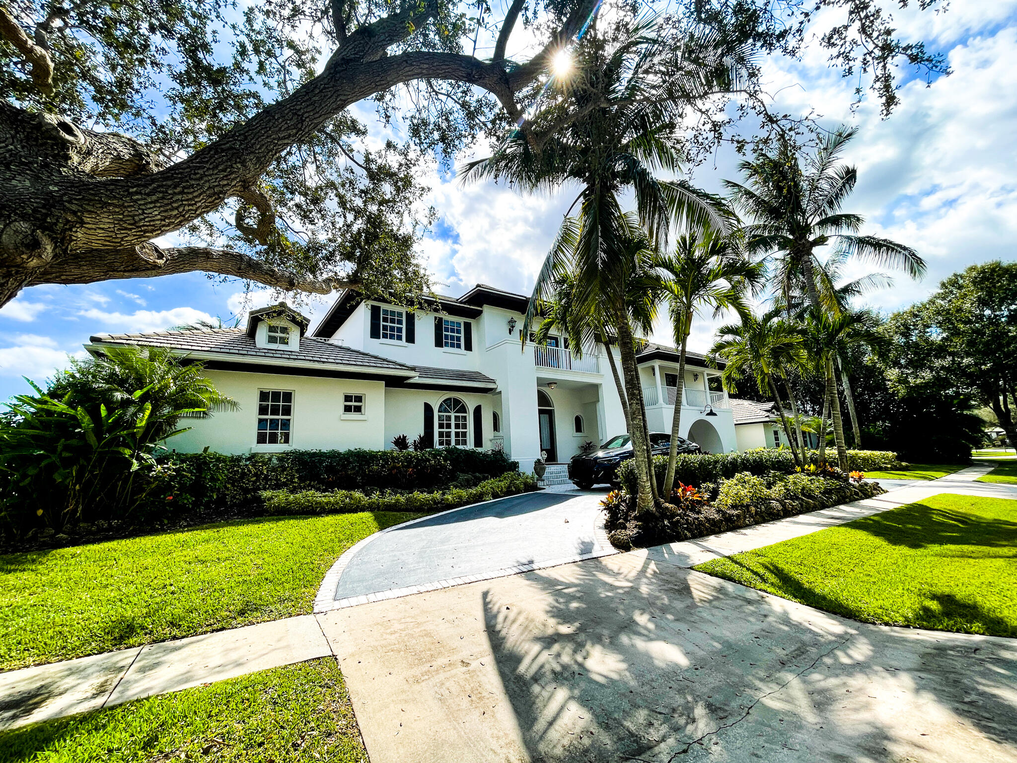 PRESIDENT COUNTRY CLUB - Residential