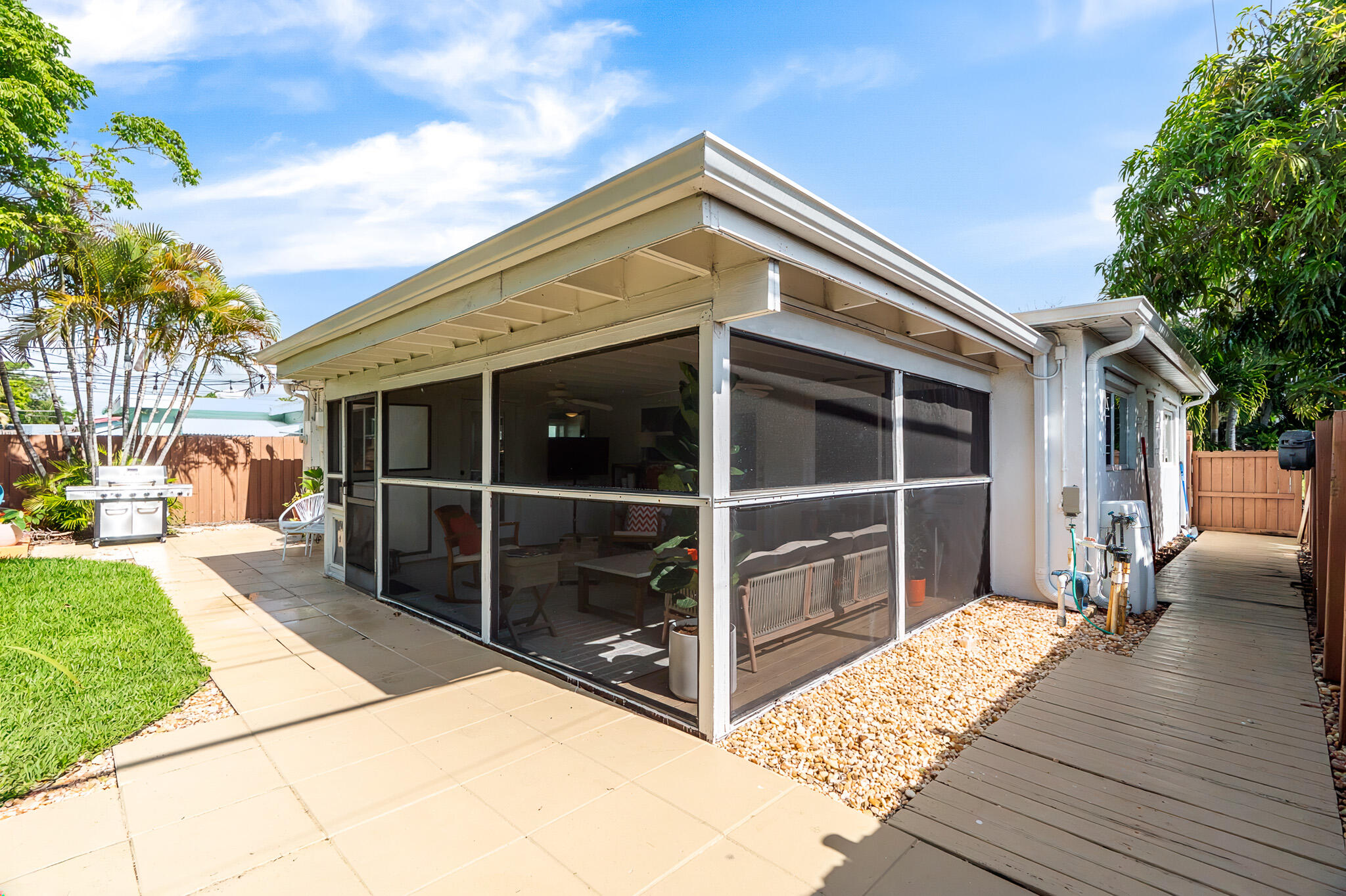 NORTH ANDREWS GARDENS - Residential