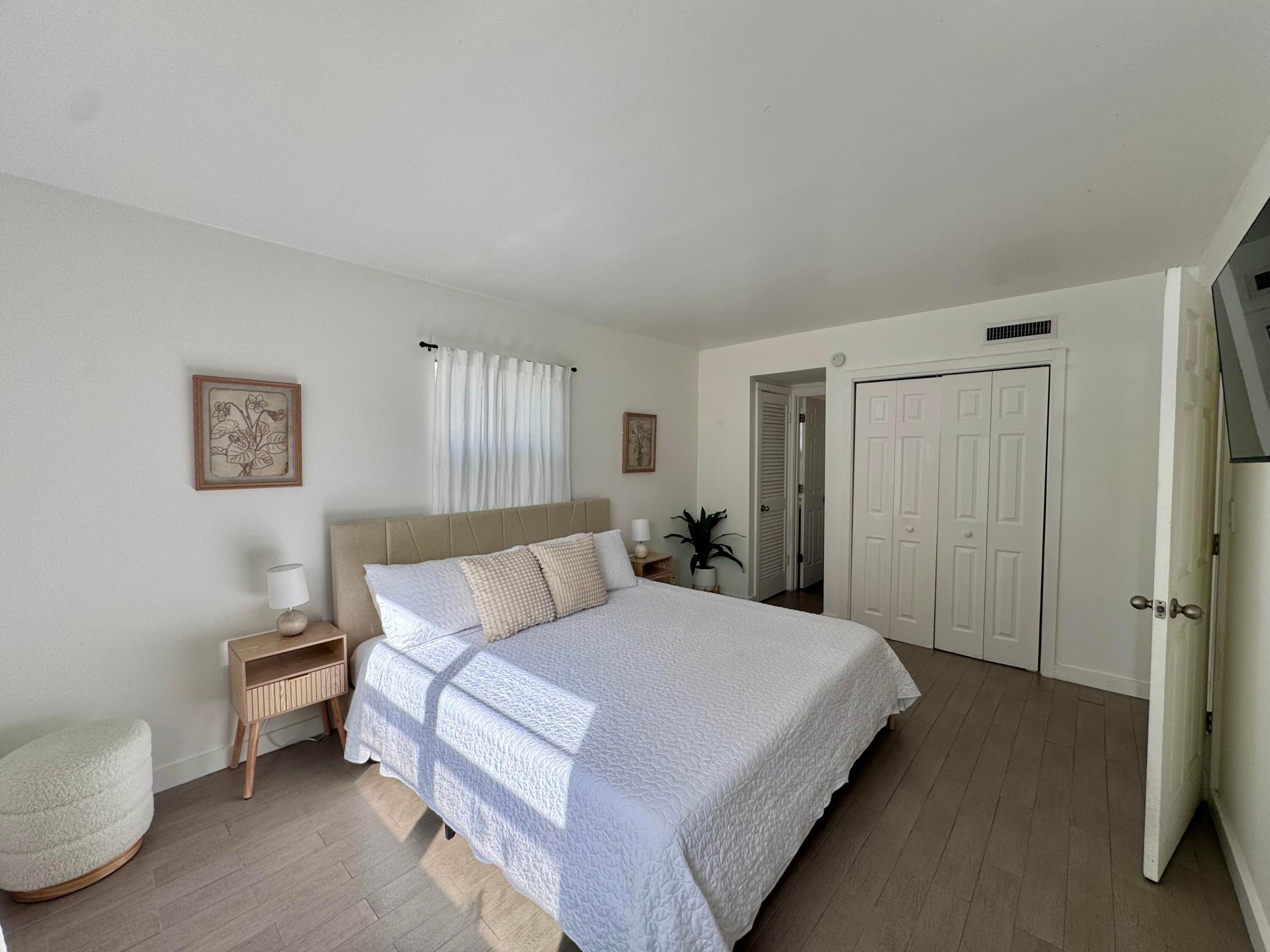 LAKE WORTH TOWN OF - Residential Lease