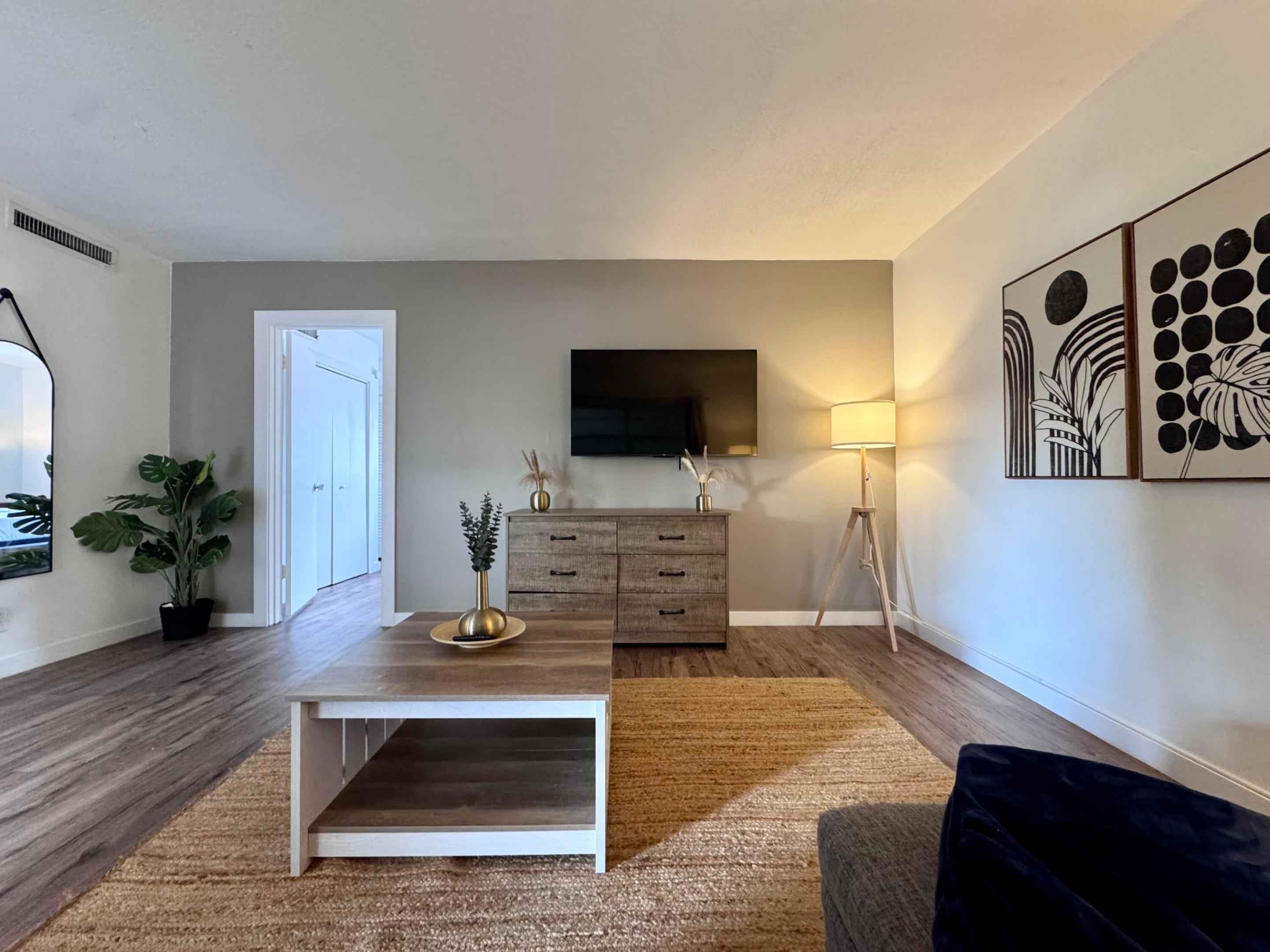LAKE WORTH TOWN OF - Residential Lease
