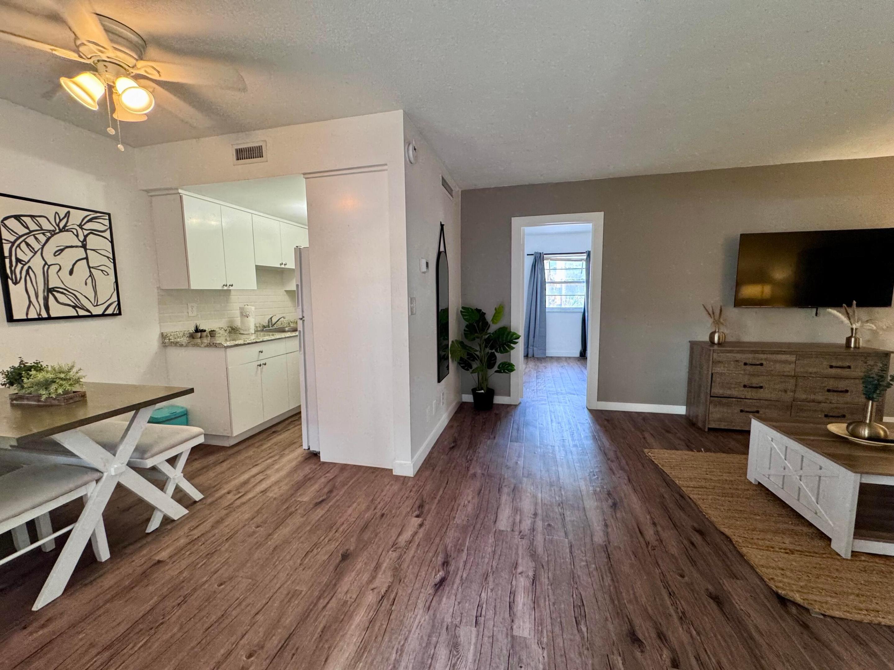 LAKE WORTH TOWN OF - Residential Lease