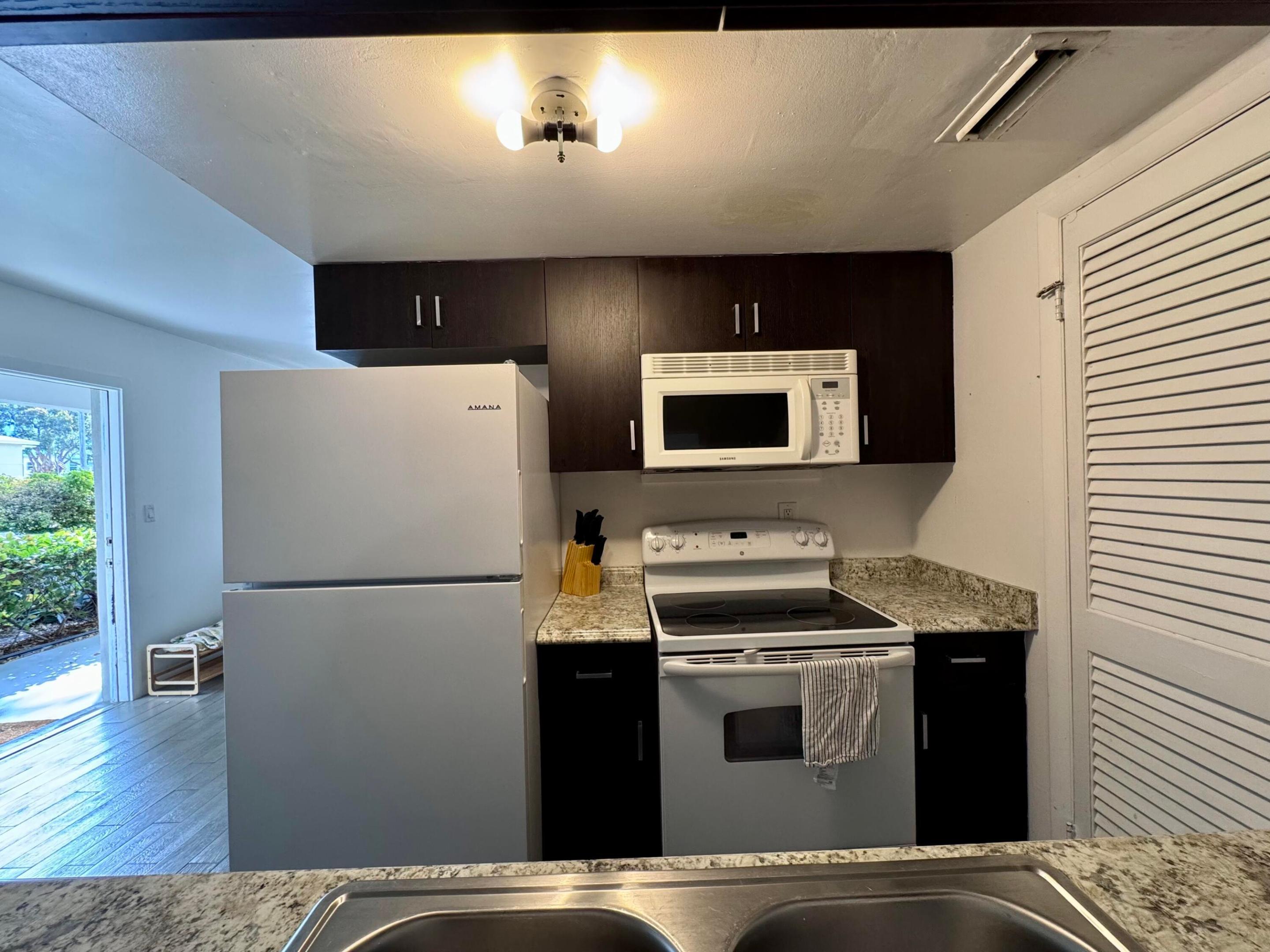 LAKE WORTH TOWN OF - Residential Lease