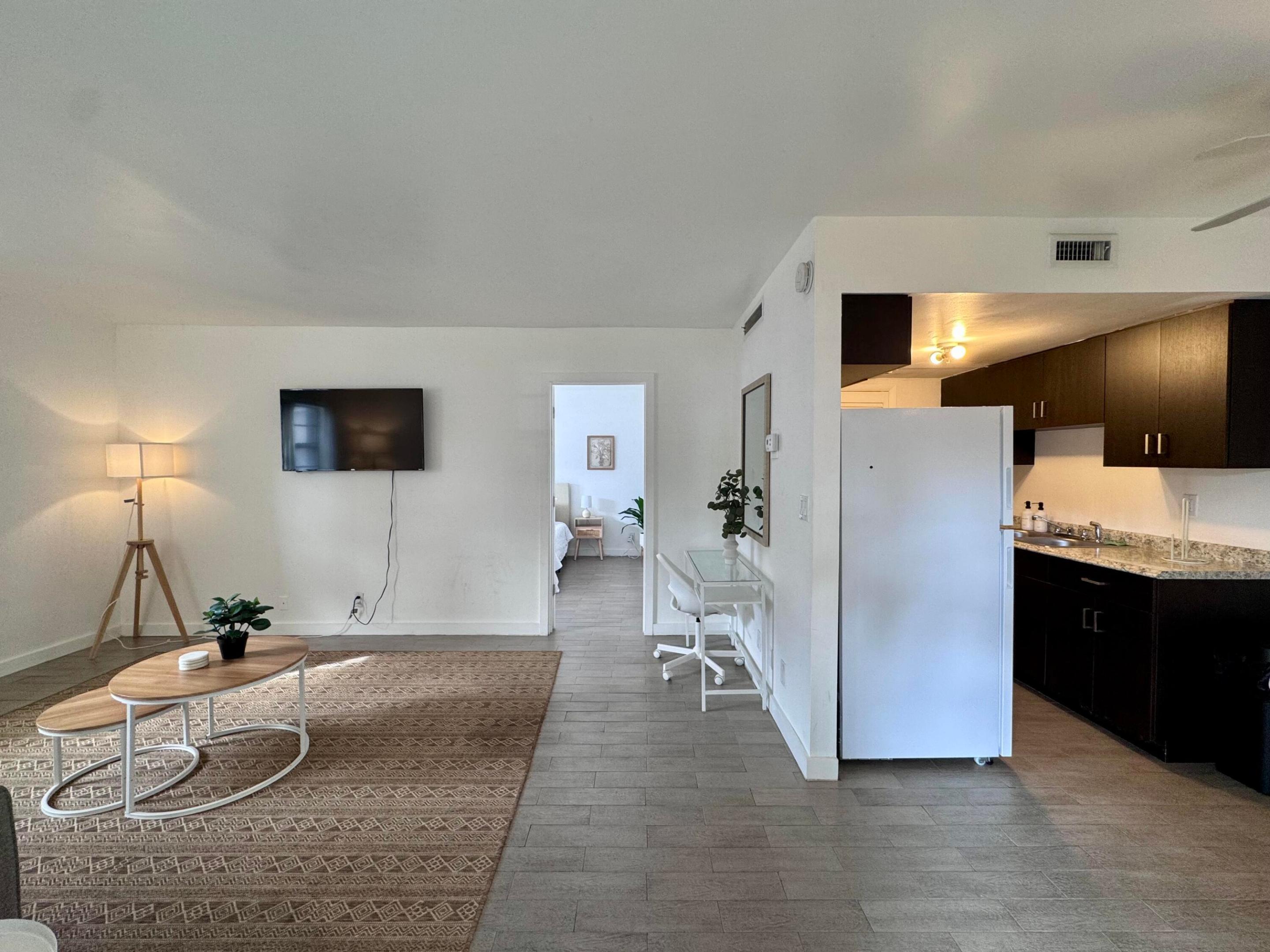 LAKE WORTH TOWN OF - Residential Lease