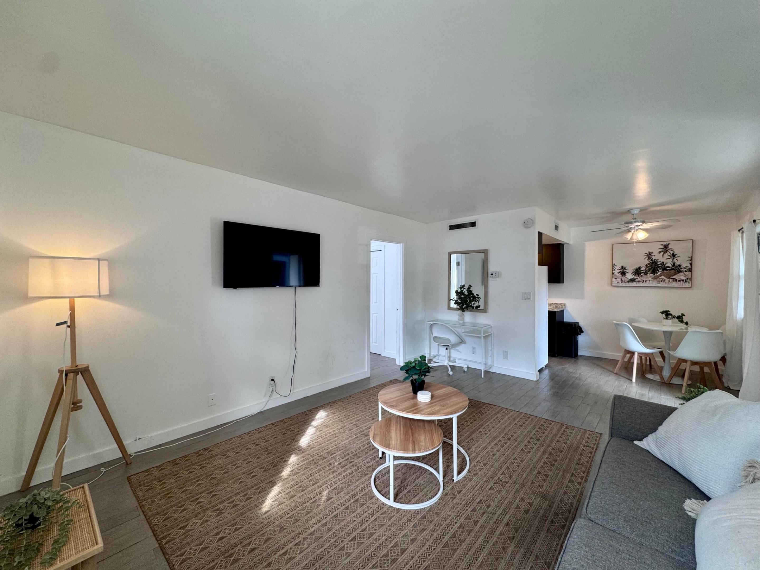 LAKE WORTH TOWN OF - Residential Lease