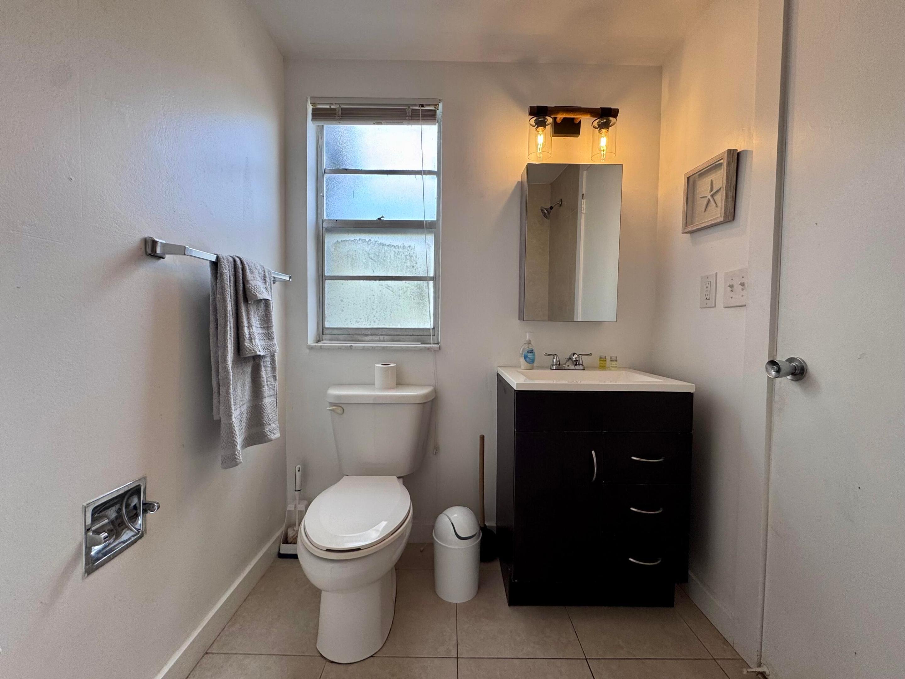LAKE WORTH TOWN OF - Residential Lease