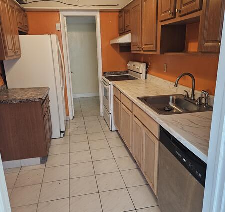 MANORS OF INVERRARY XI - Residential Lease