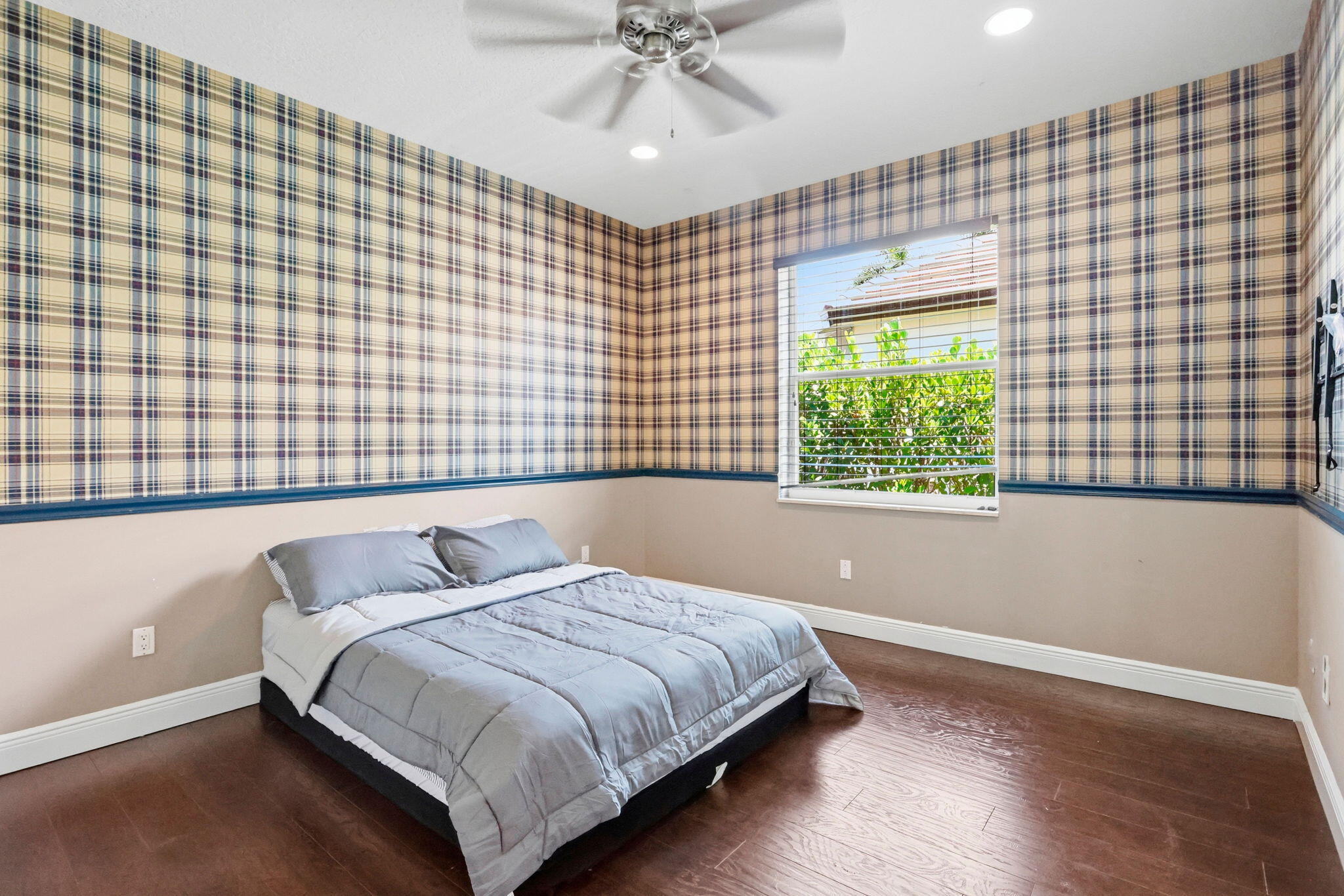 BOCA FALLS PAR K - Residential Lease