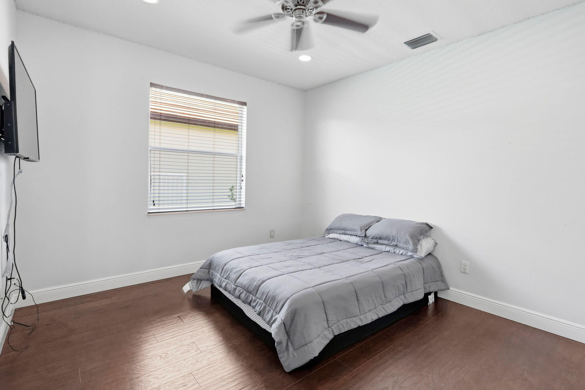 BOCA FALLS PAR K - Residential Lease