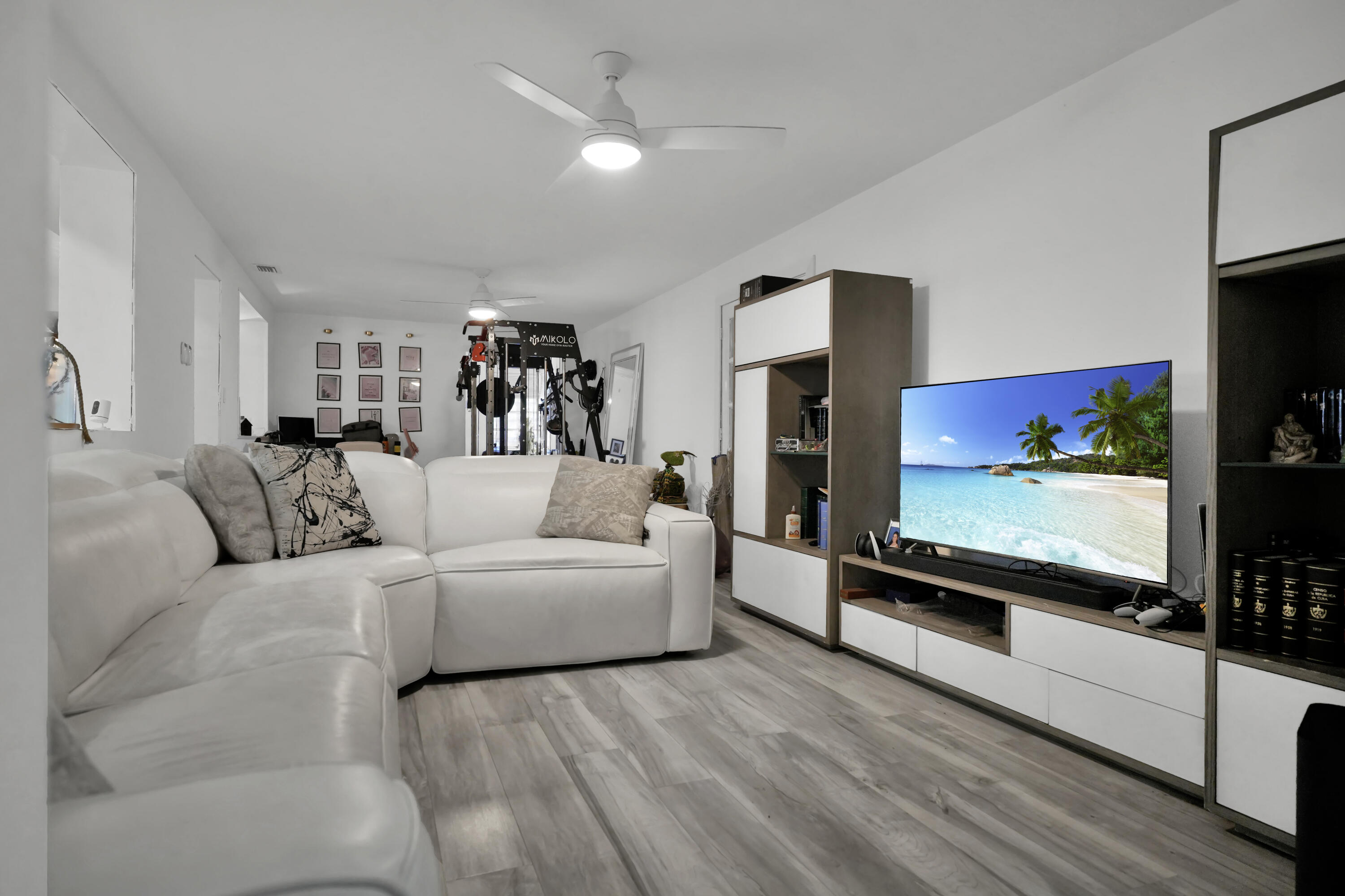 DOWNER PALMS DIV NO 1 - Residential