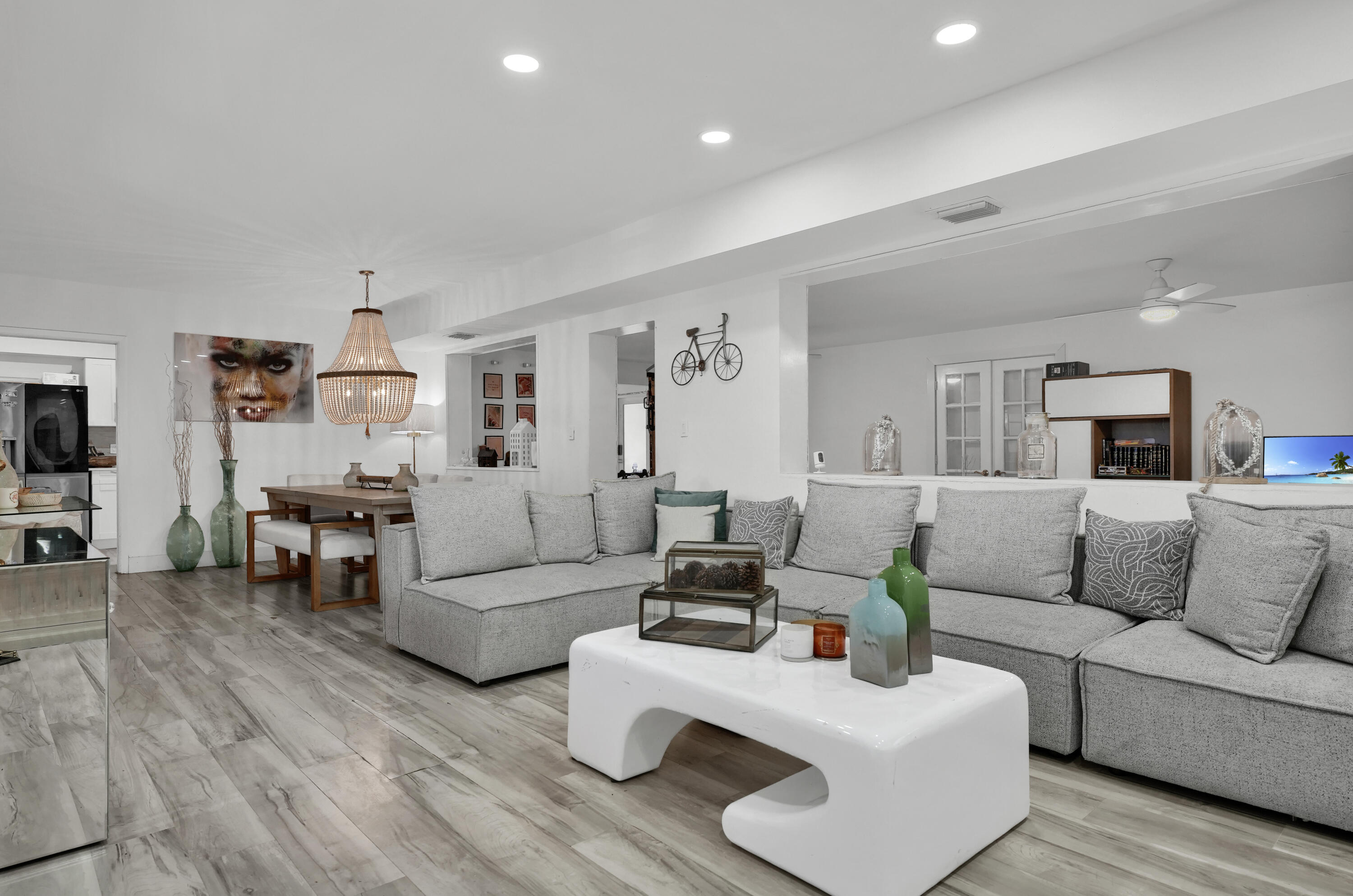 DOWNER PALMS DIV NO 1 - Residential