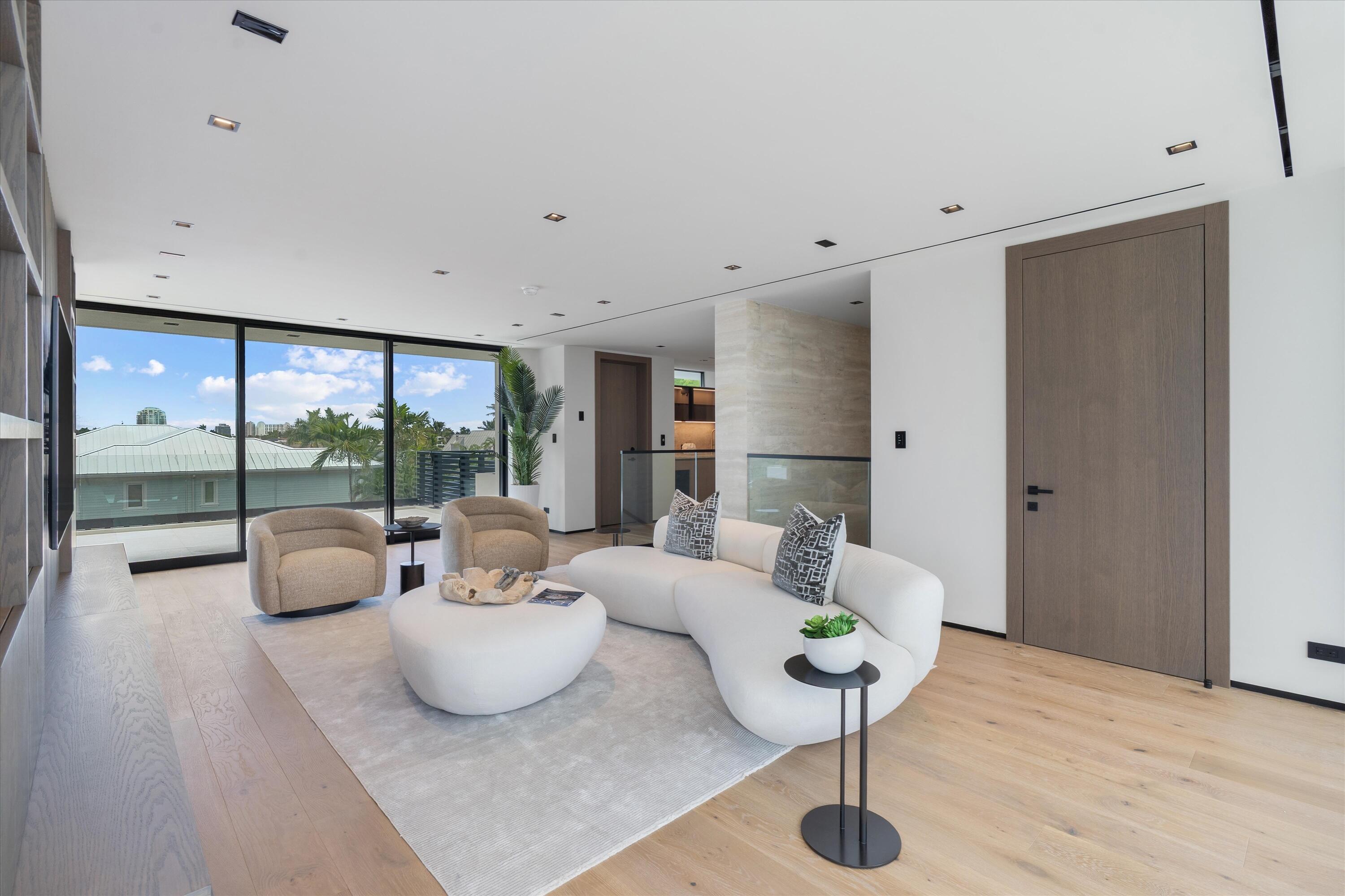 RIO VISTA ISLES - Residential