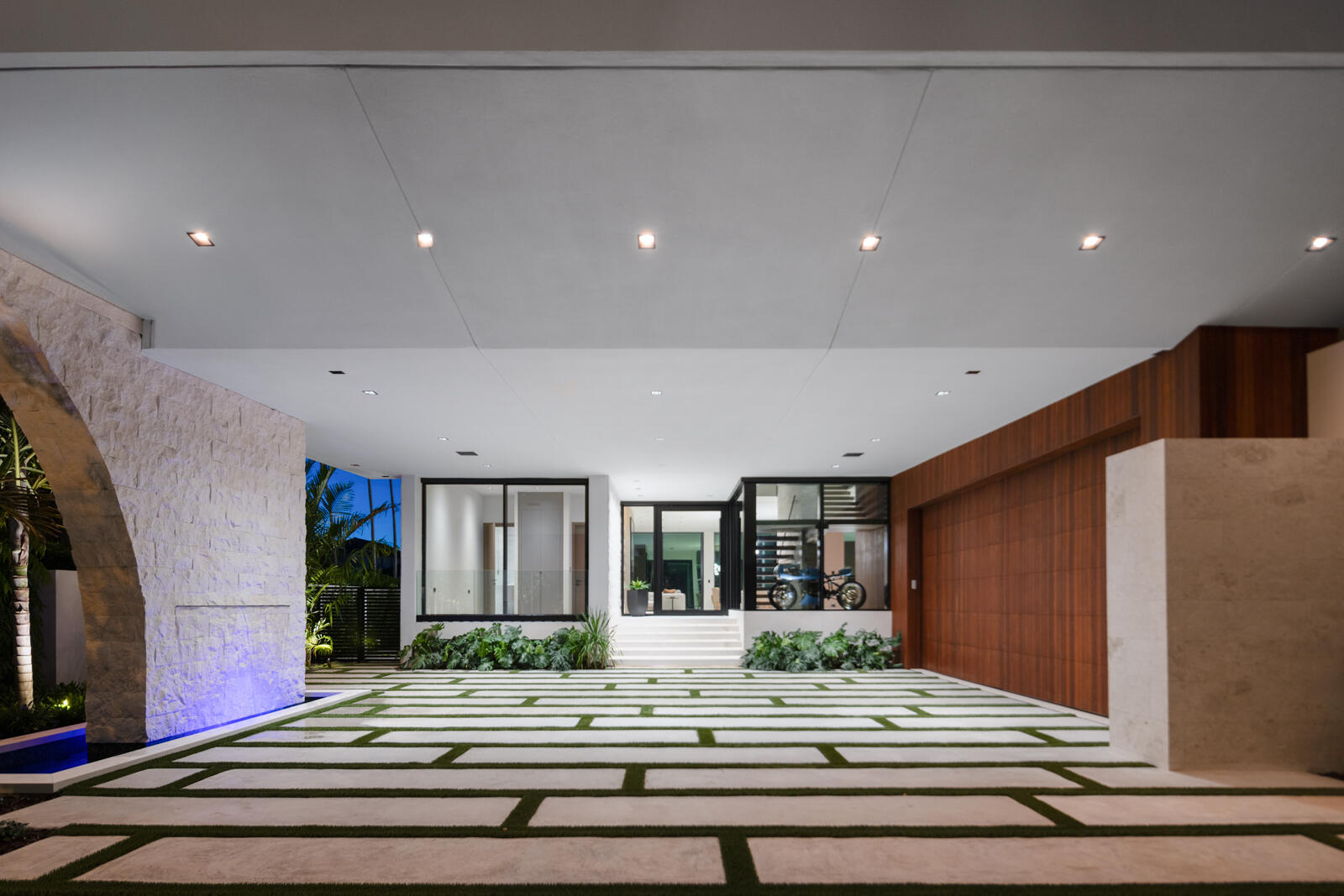 RIO VISTA ISLES - Residential