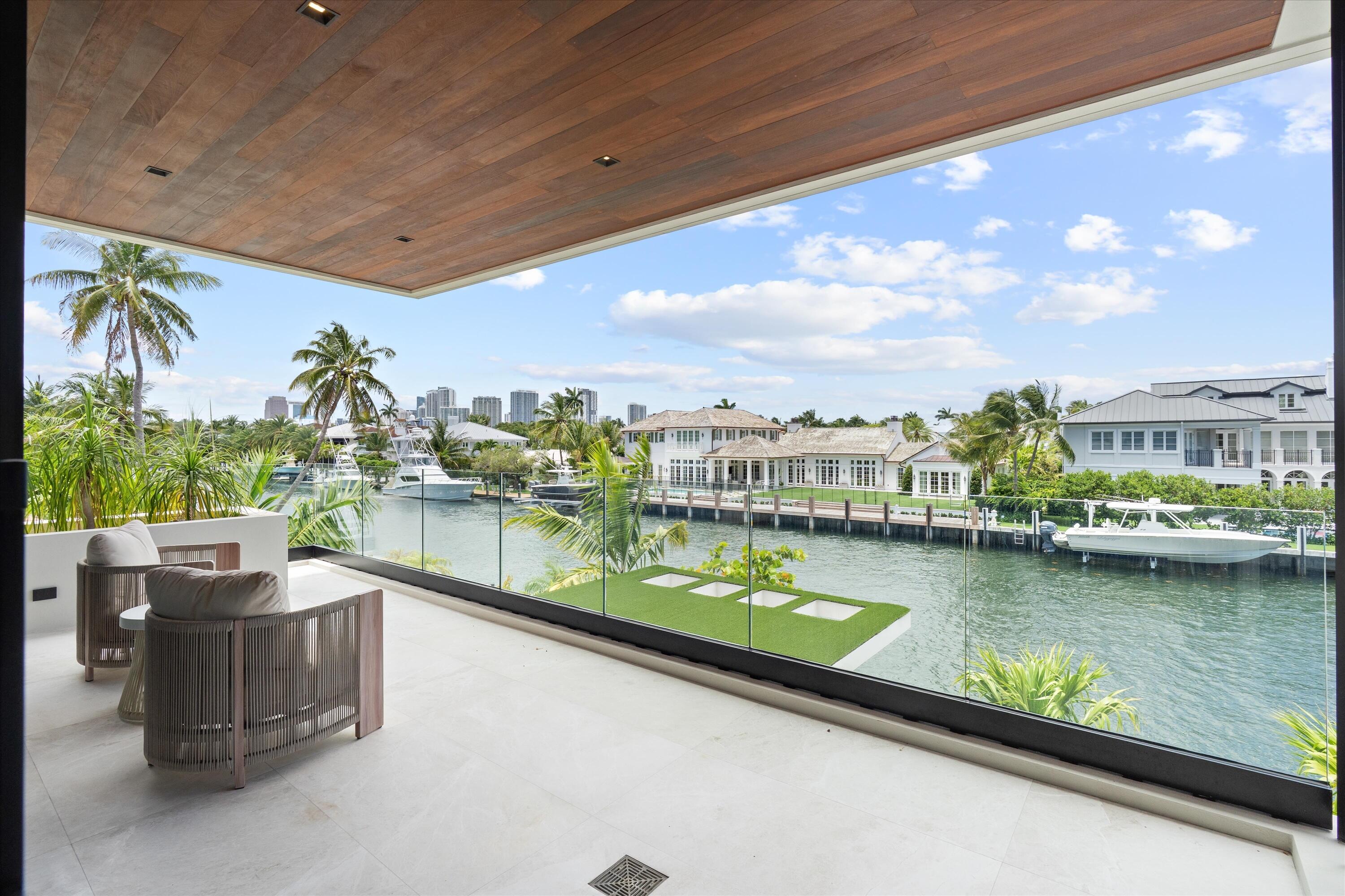 RIO VISTA ISLES - Residential