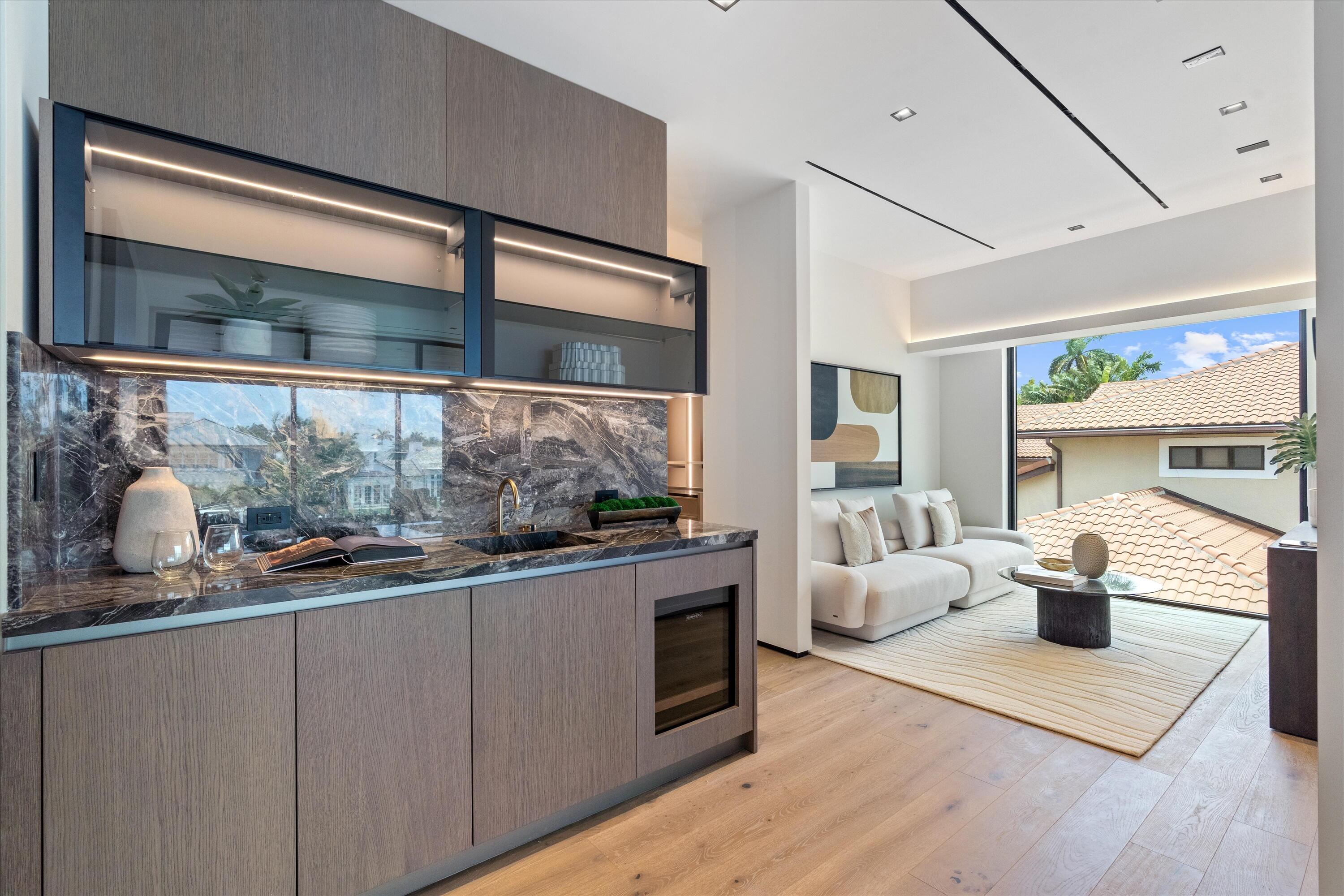 RIO VISTA ISLES - Residential