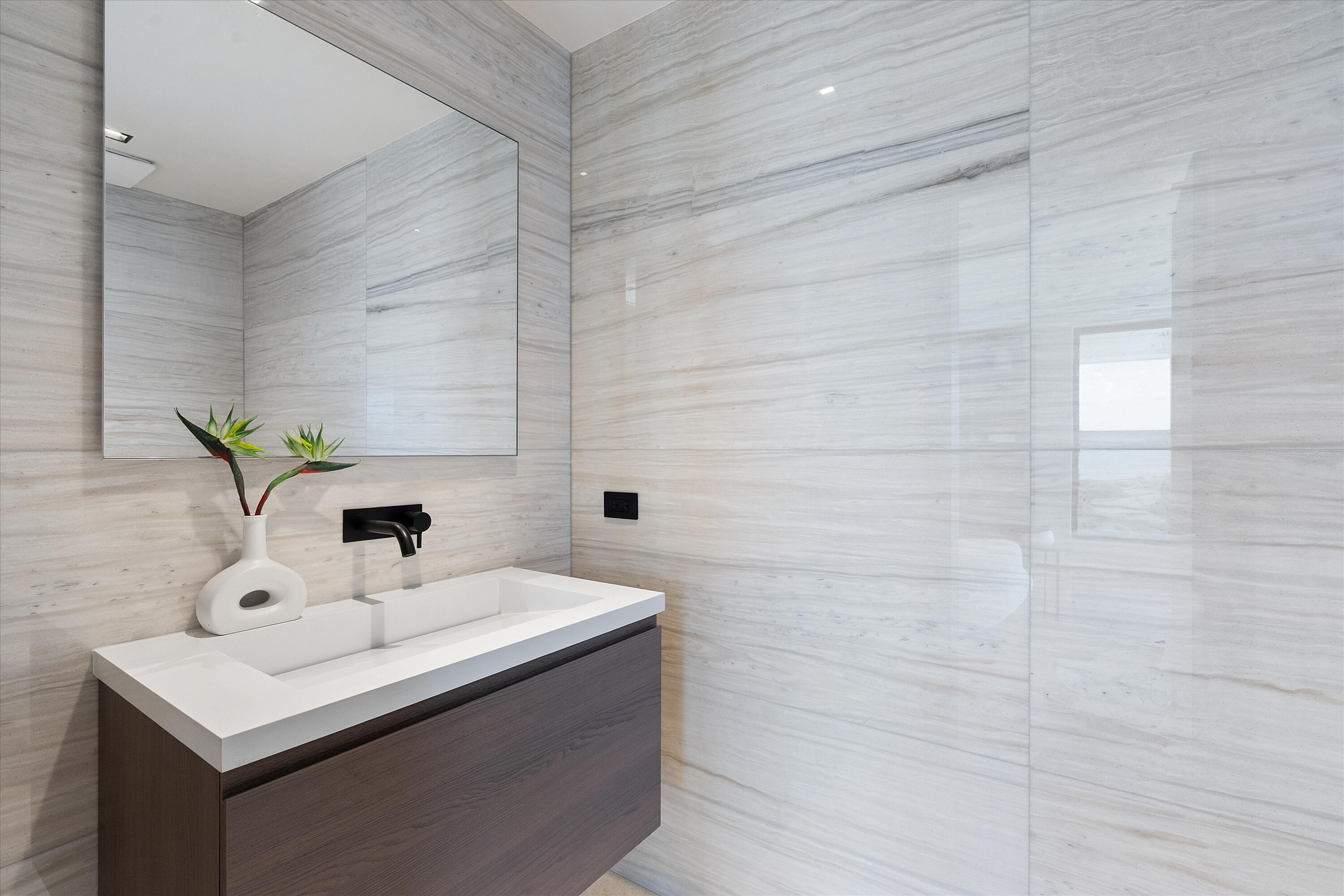 RIO VISTA ISLES - Residential