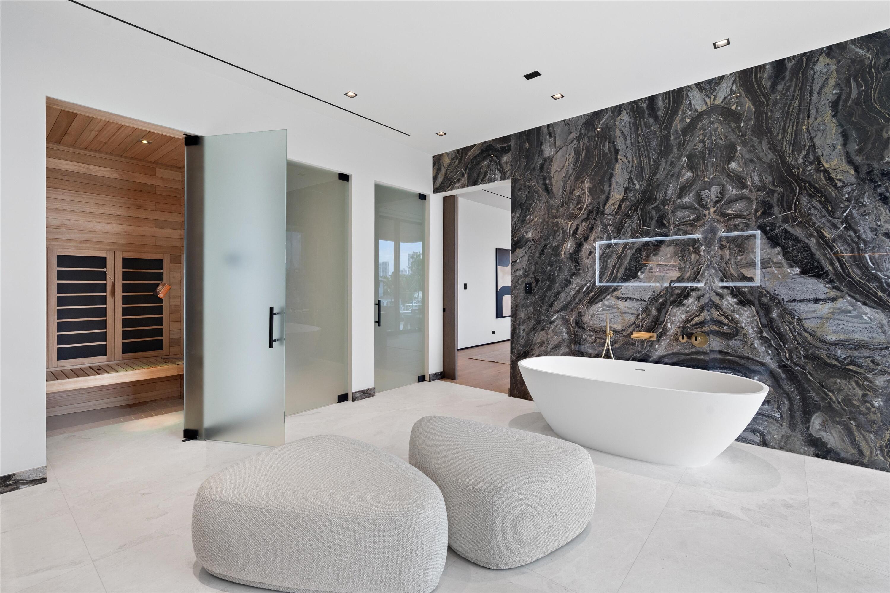 RIO VISTA ISLES - Residential