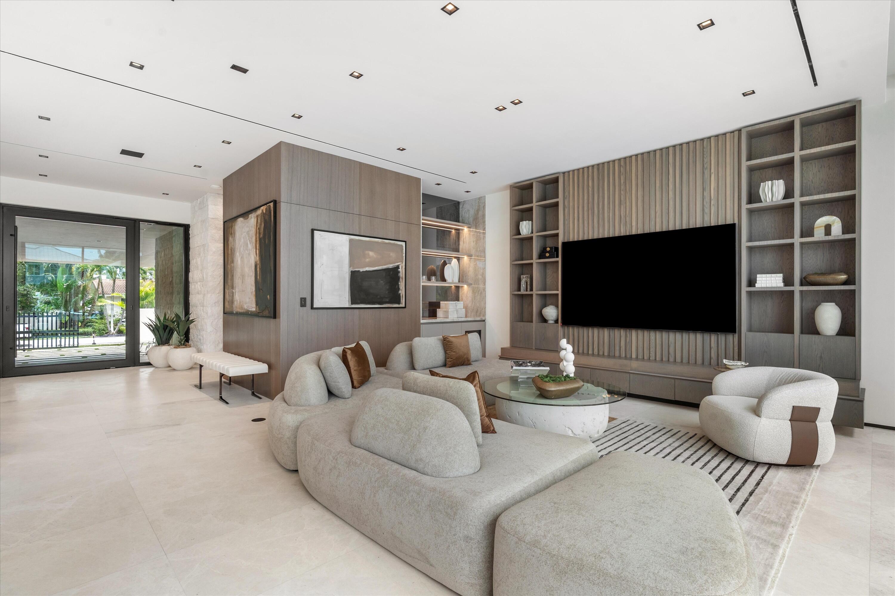 RIO VISTA ISLES - Residential
