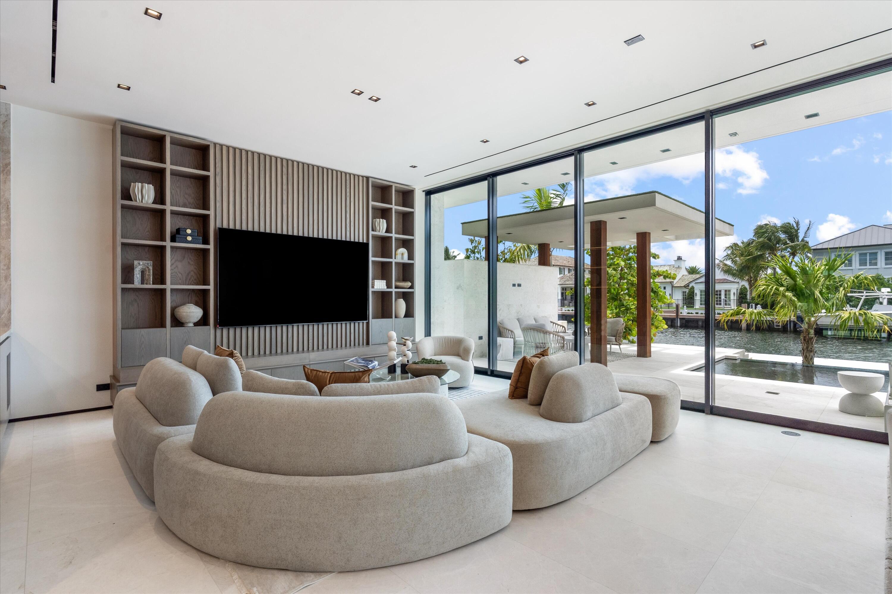 RIO VISTA ISLES - Residential