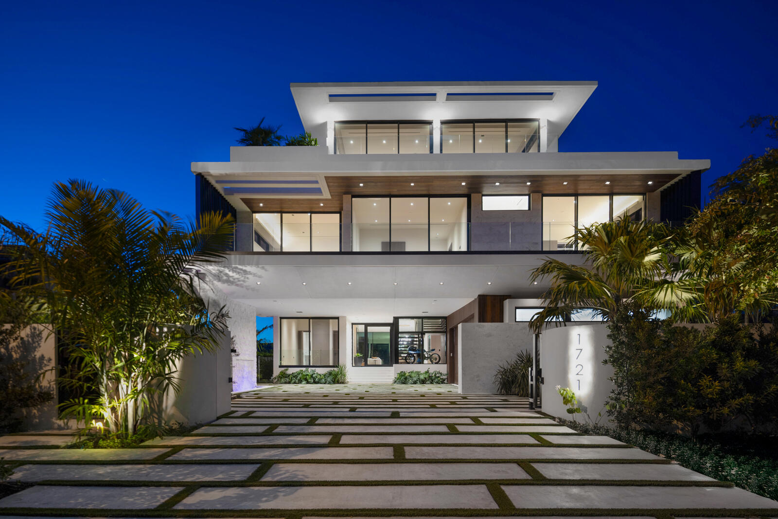 RIO VISTA ISLES - Residential