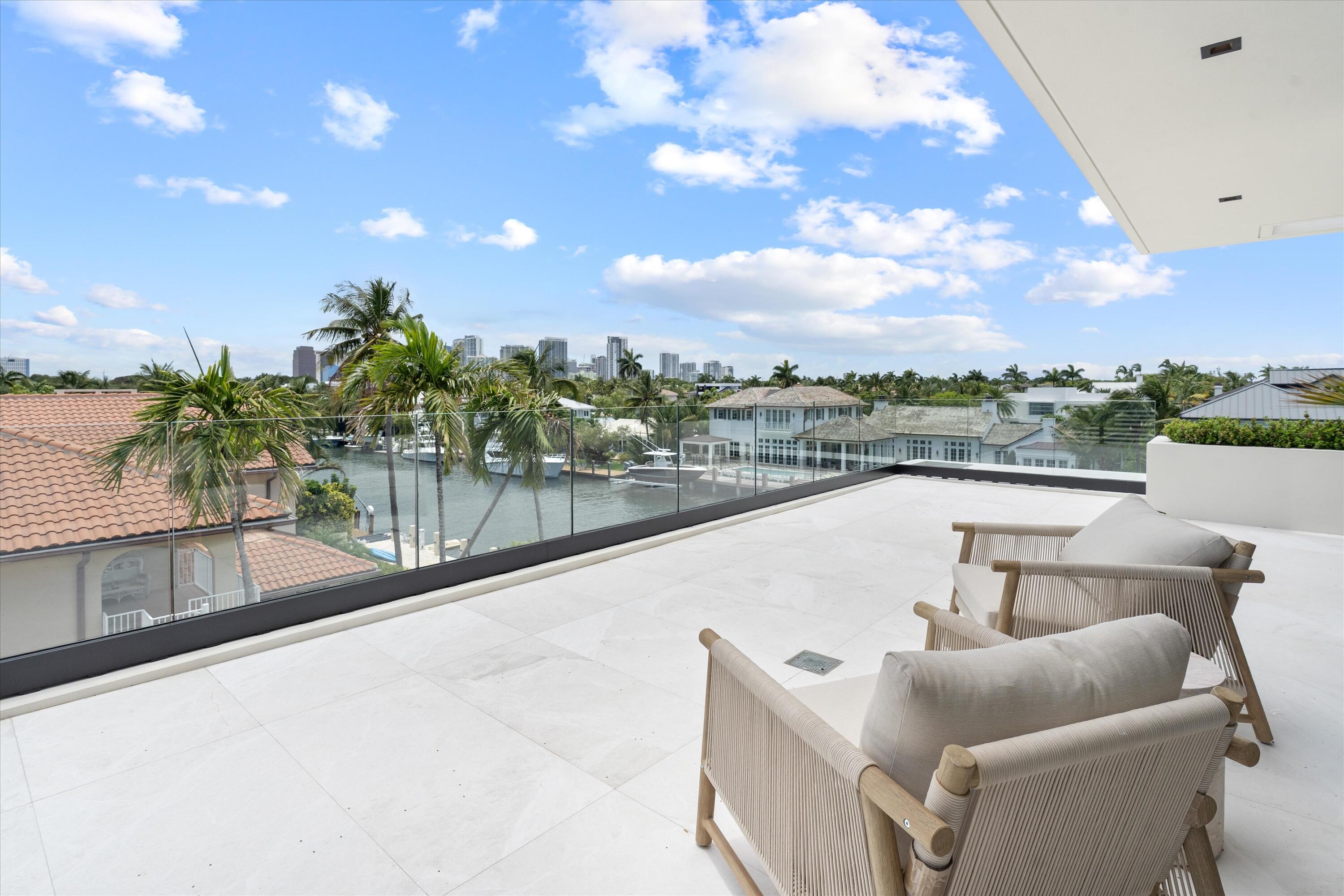 RIO VISTA ISLES - Residential