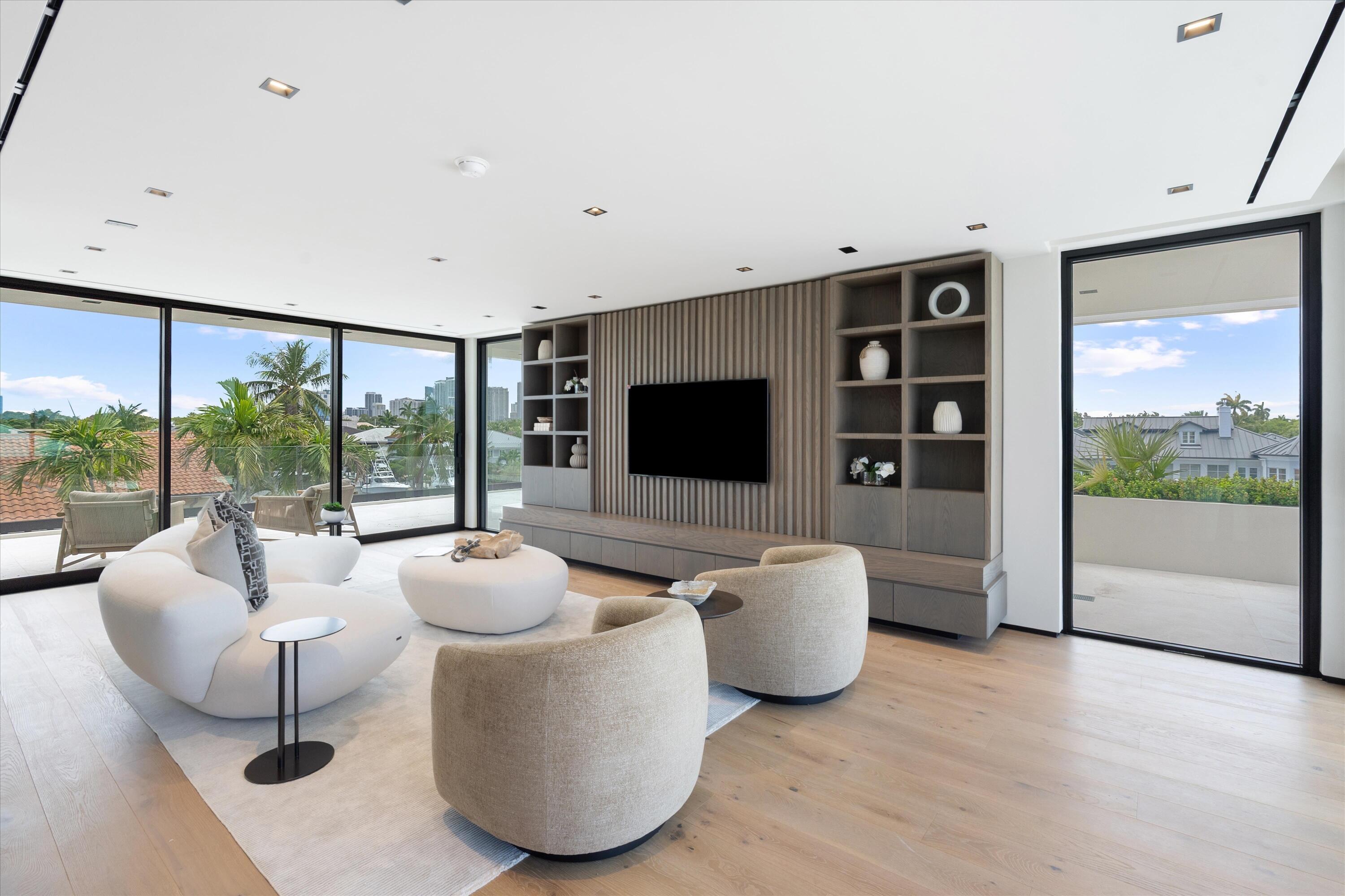 RIO VISTA ISLES - Residential