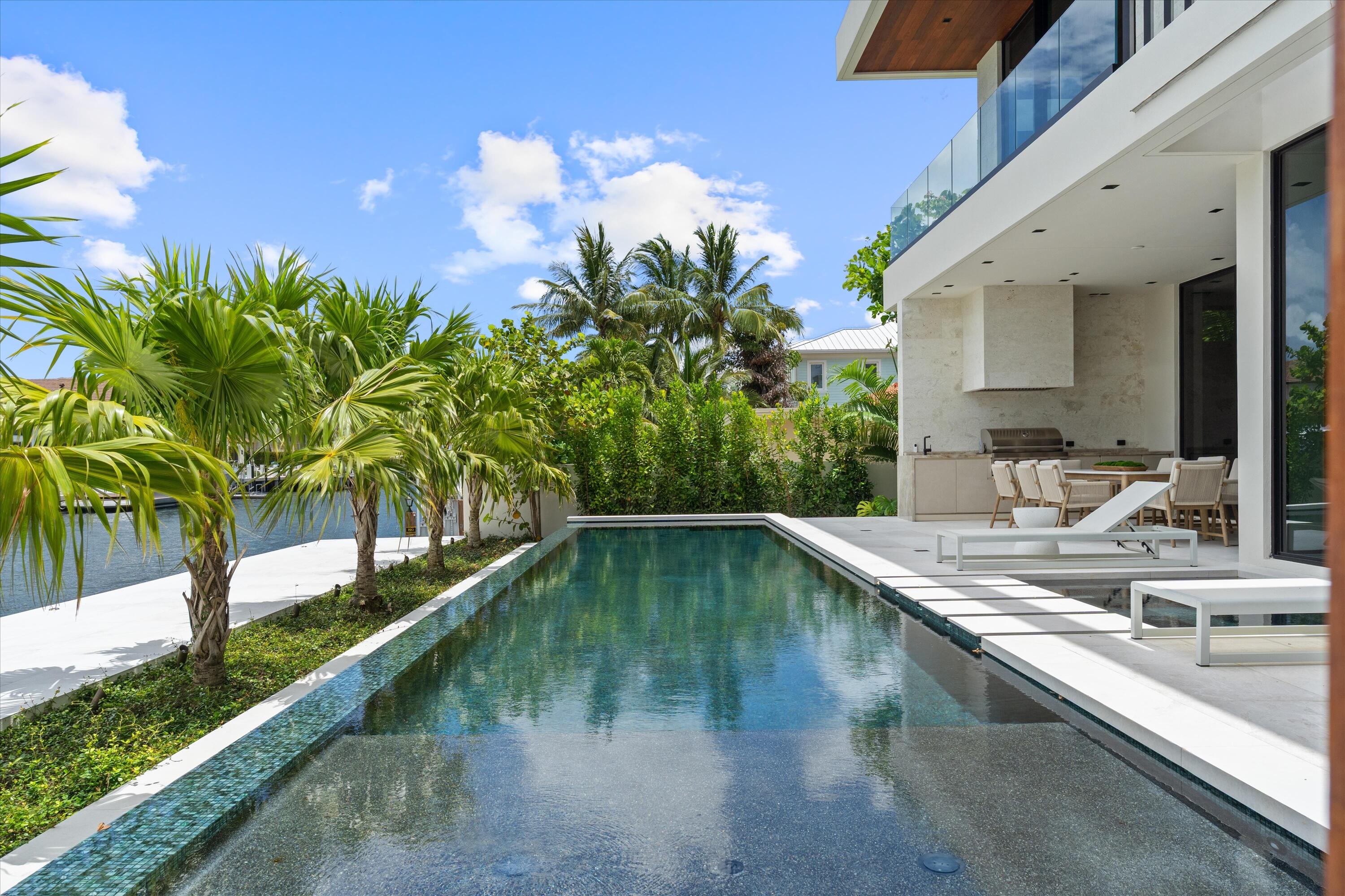 RIO VISTA ISLES - Residential